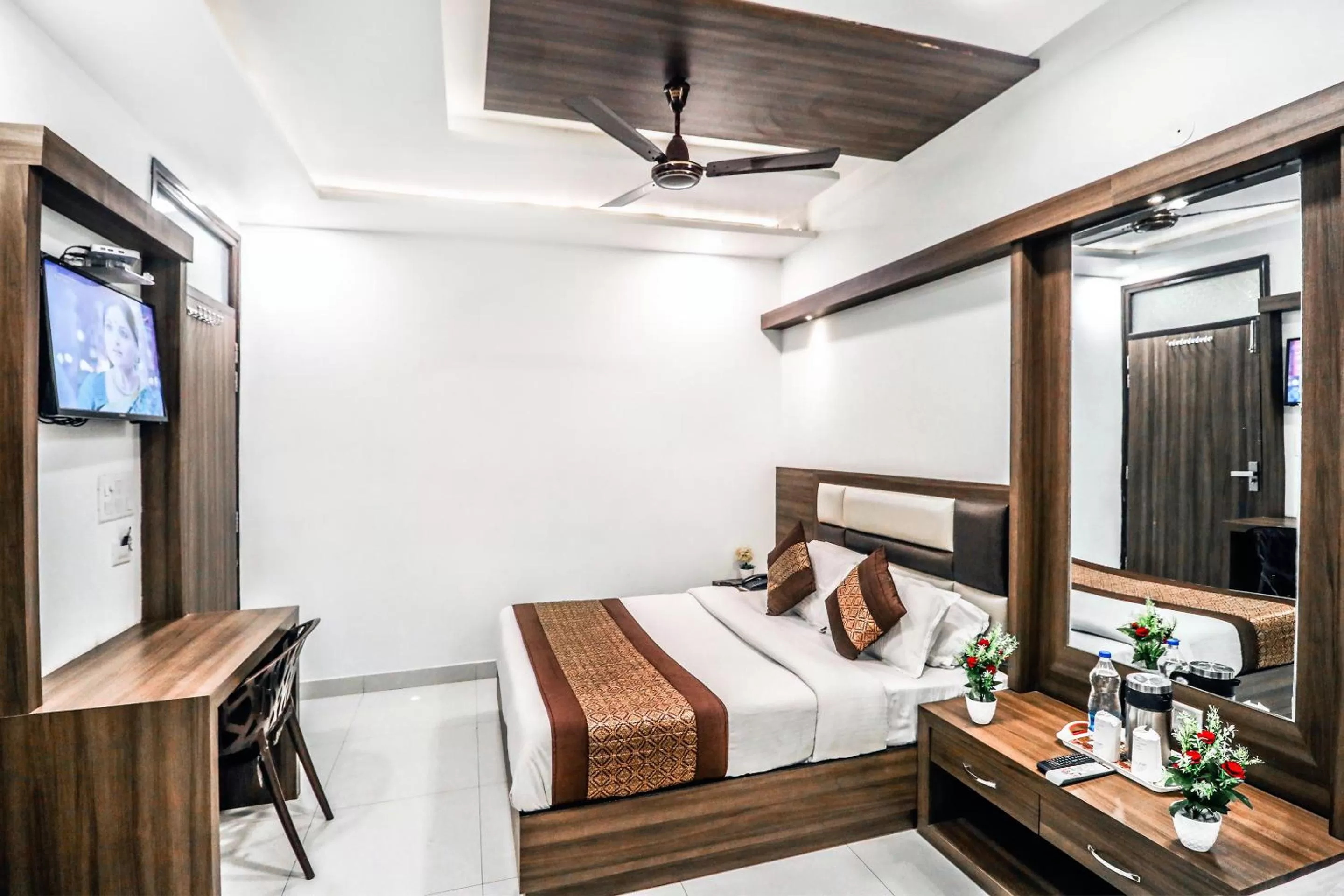 Photo of the whole room, Bed in Hotel Kings