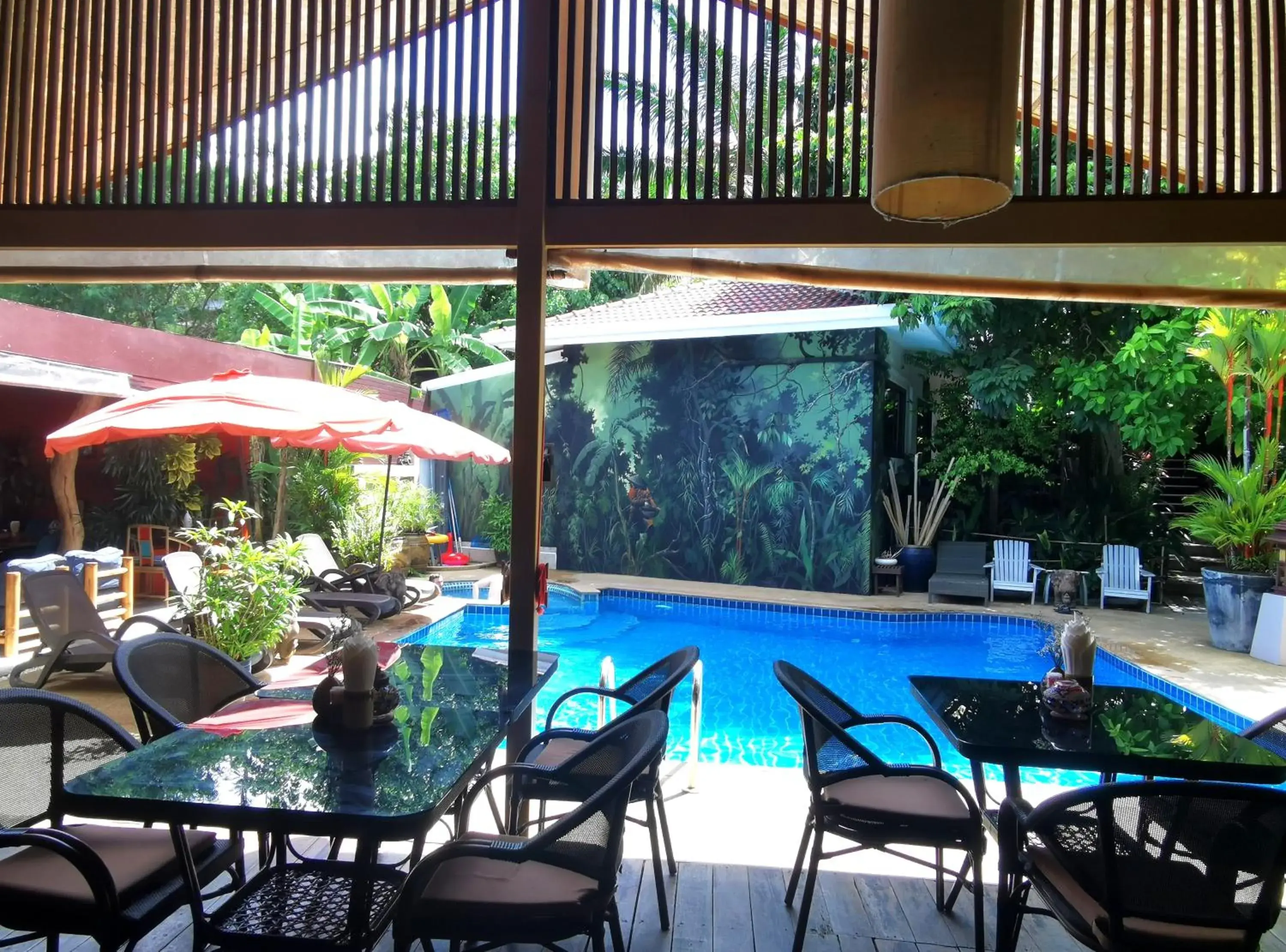 Restaurant/places to eat, Swimming Pool in Baan Sukreep Resort