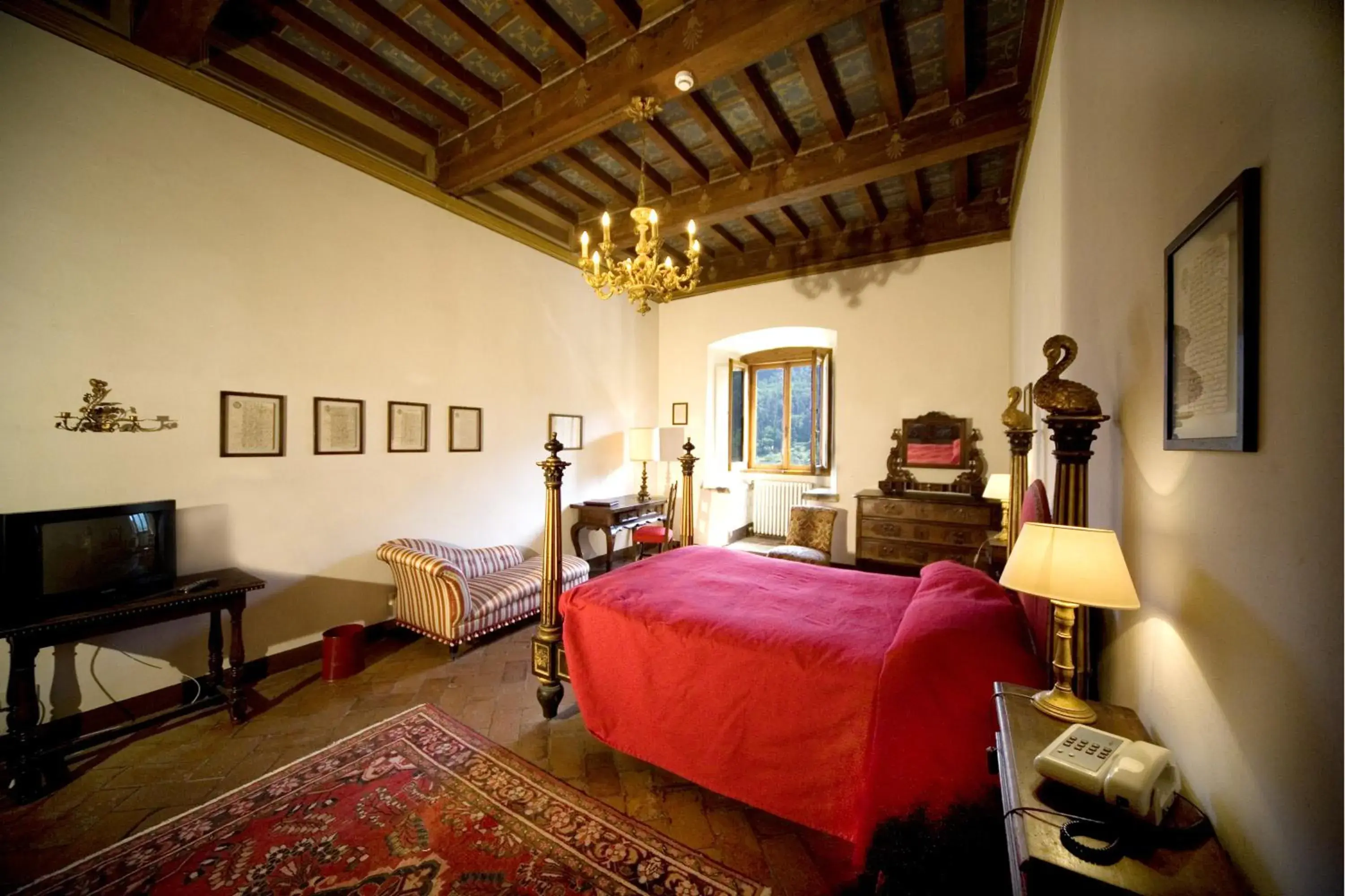 Photo of the whole room in Villa Pitiana