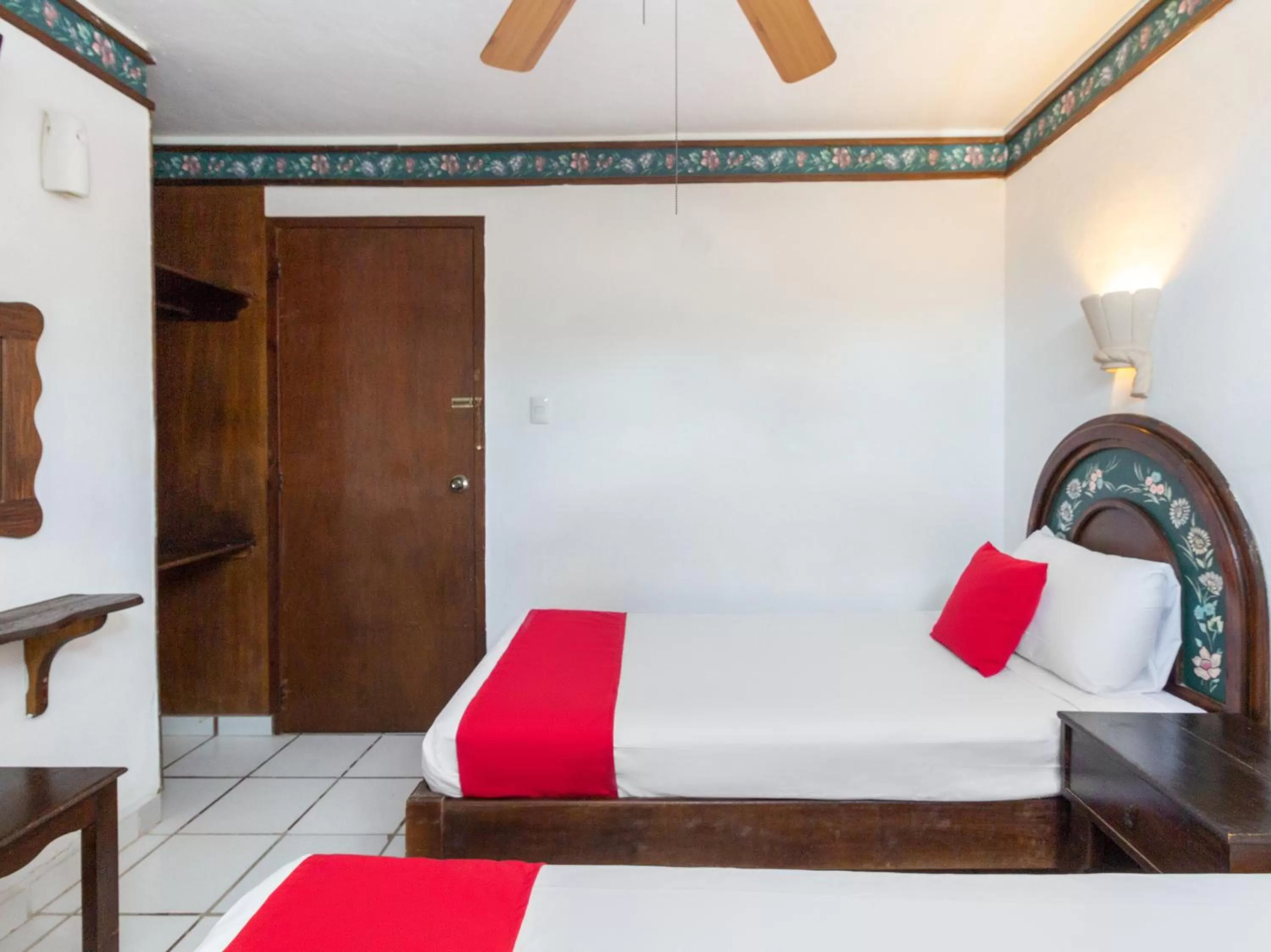 Photo of the whole room, Bed in Hotel Rath