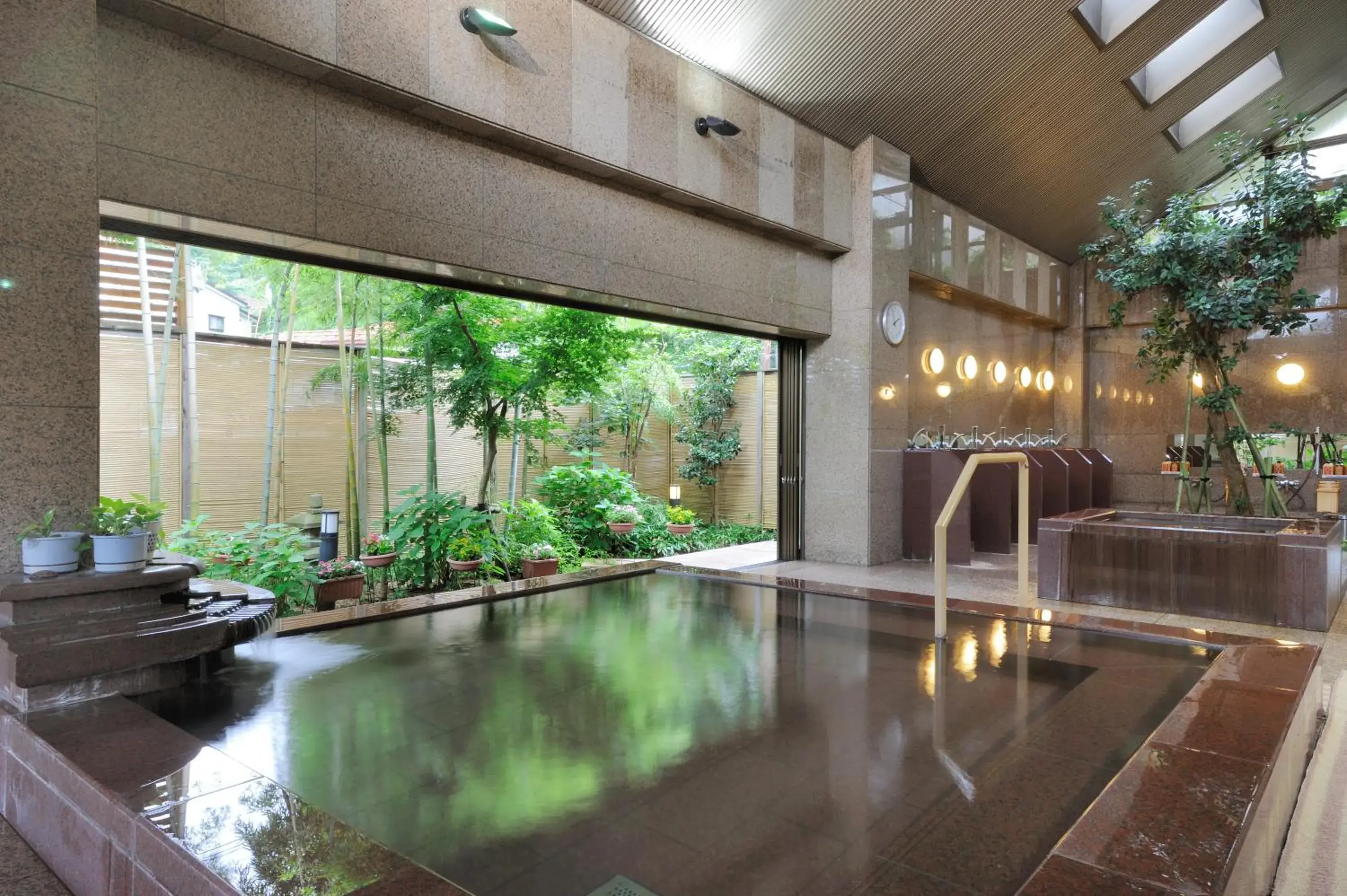 Hot Spring Bath, Swimming Pool in Yuzawa Grand Hotel