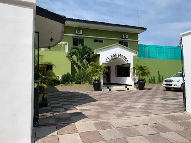 Property building in class hotel