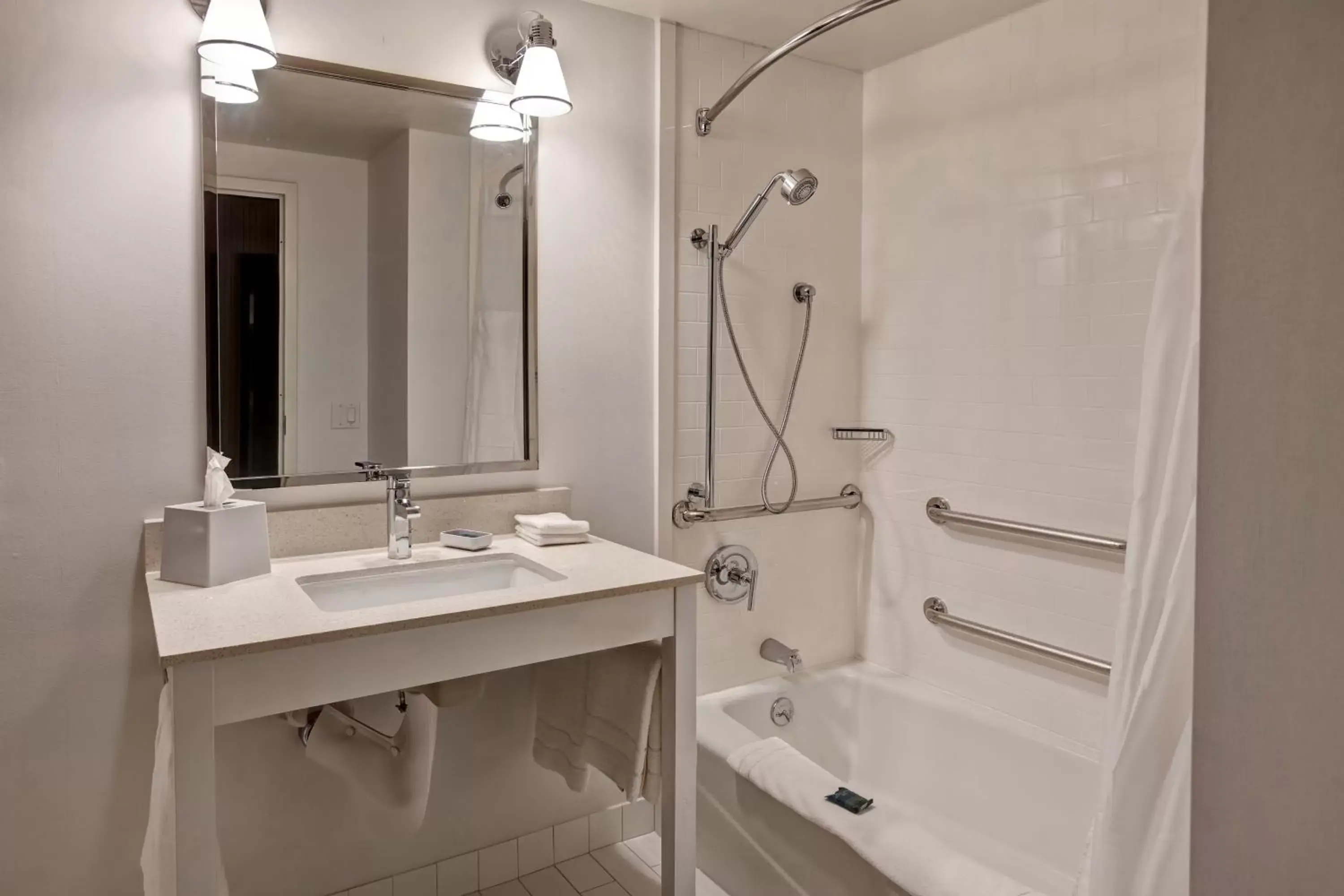 Bathroom in Four Points by Sheraton Peoria