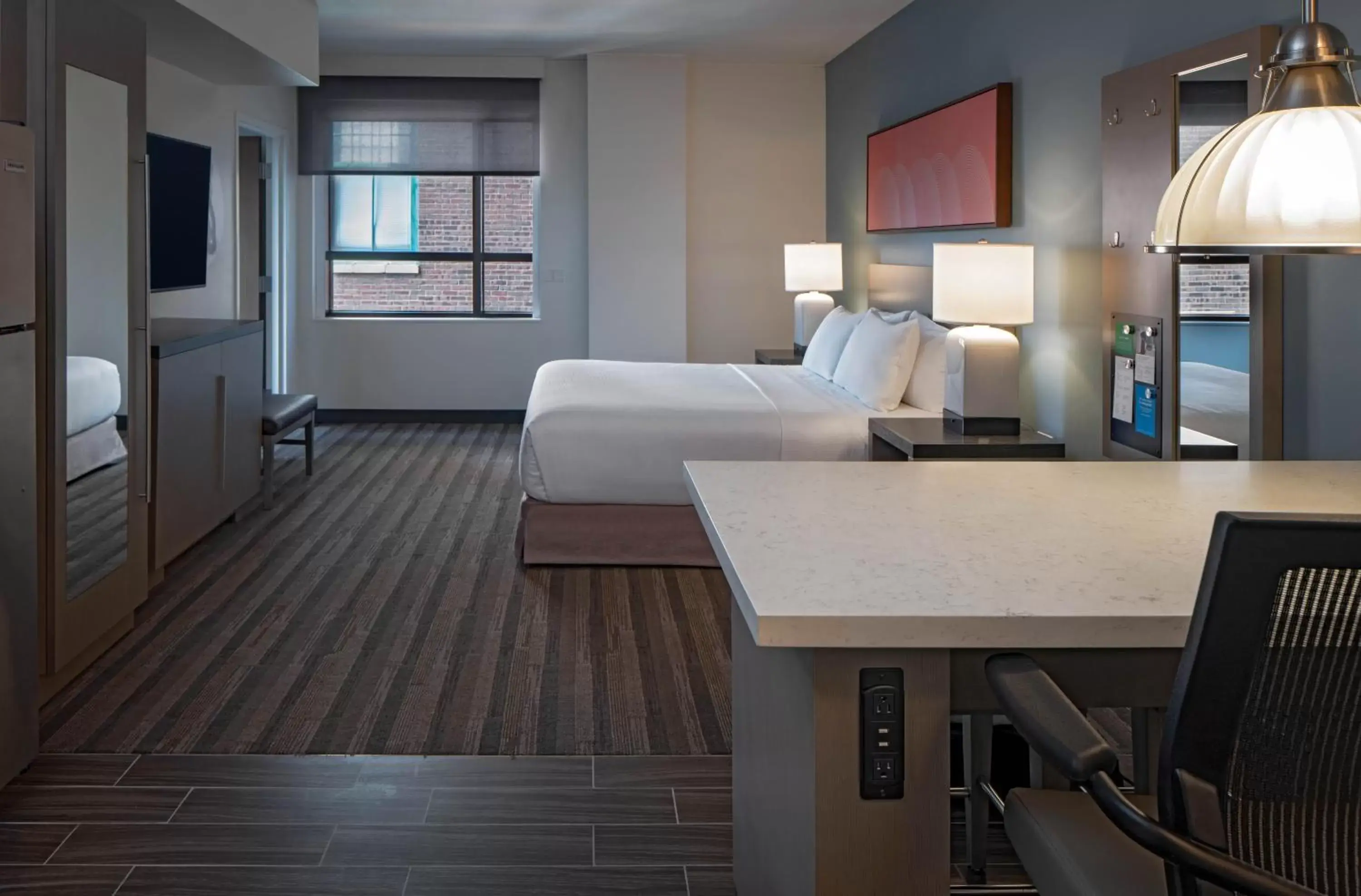 King Studio Suite with Kitchen and Roll-In Shower - Disability Access in Hyatt House Indianapolis Downtown