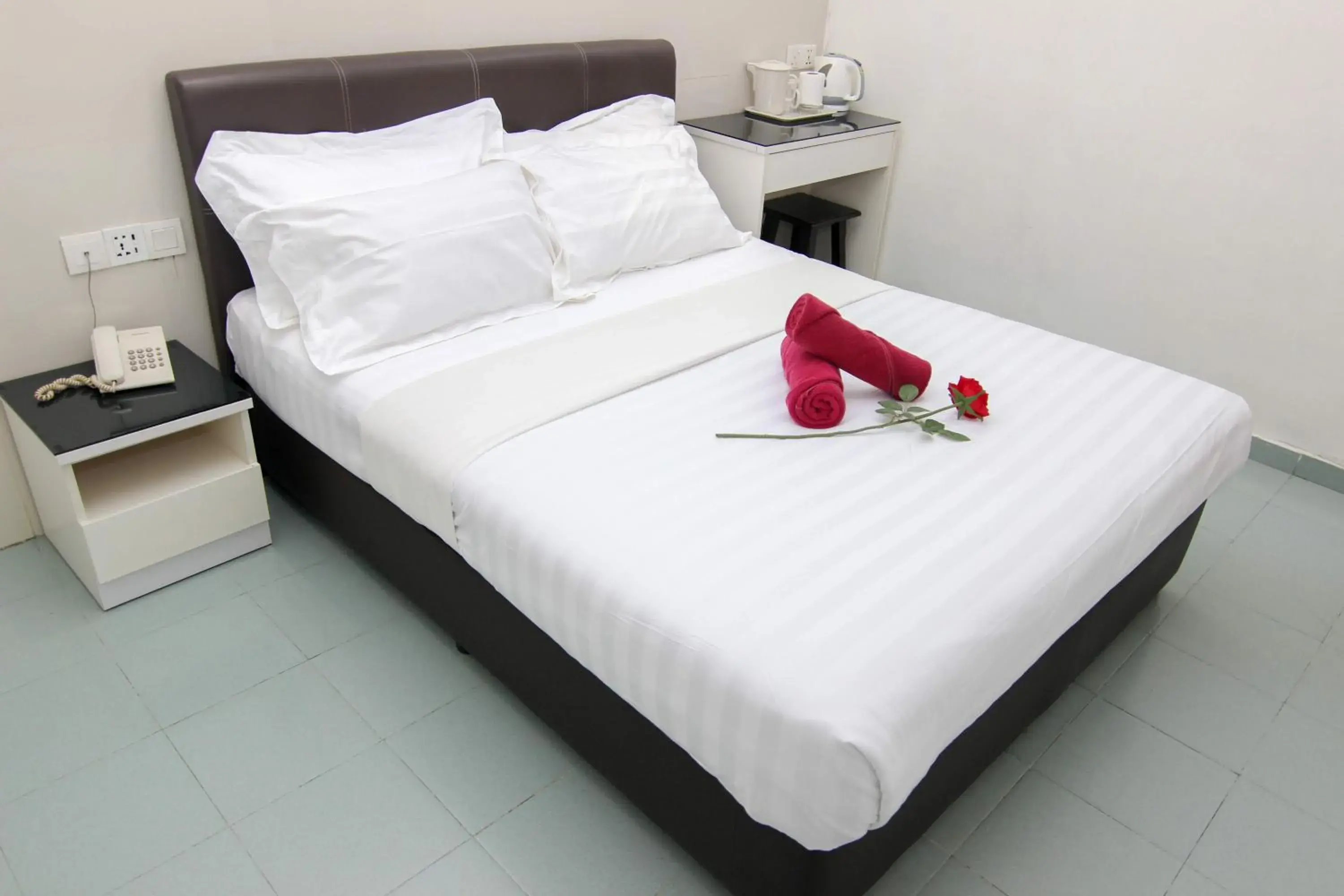 Bed in Rose Cottage Hotel Taman Johor Jaya