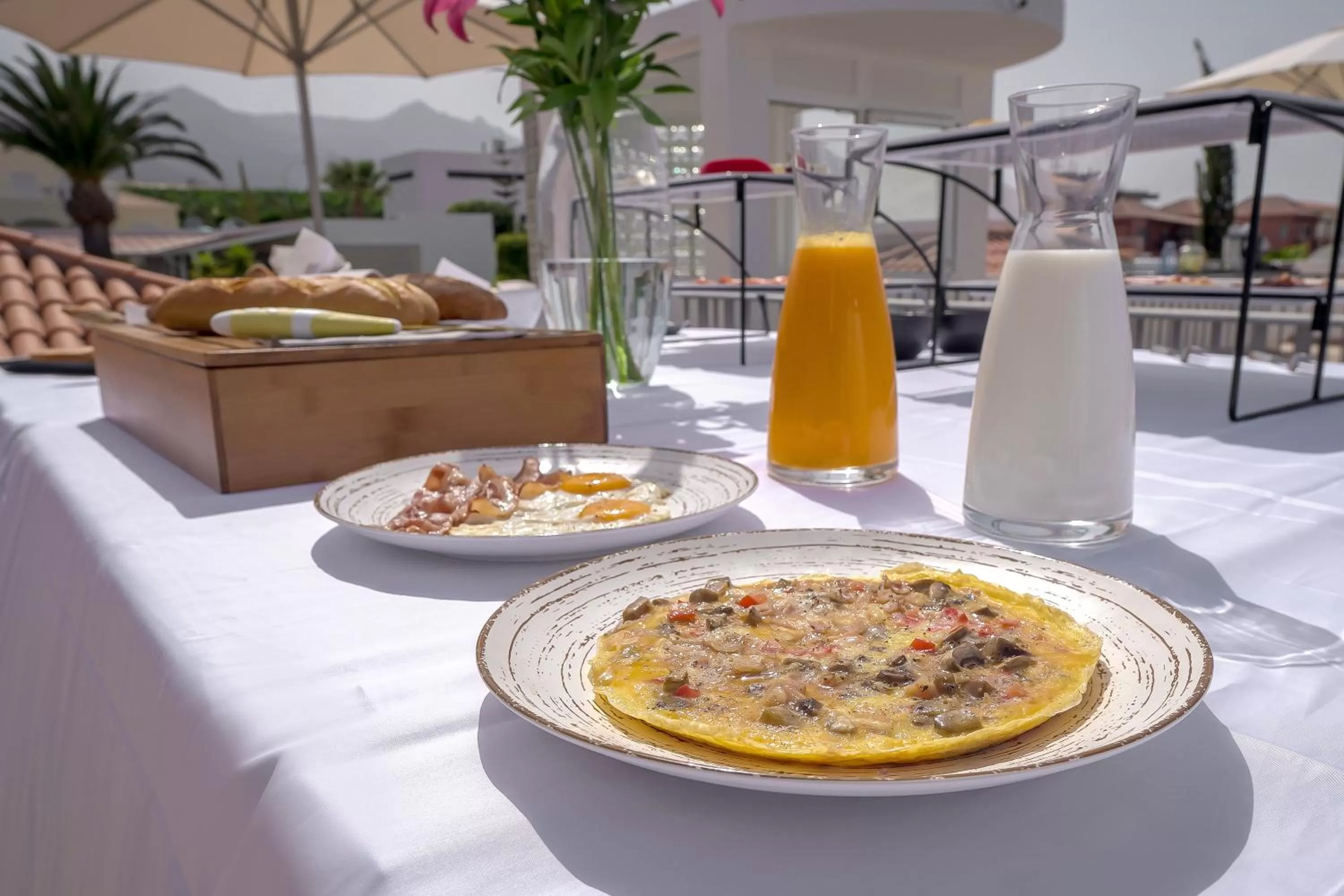 Food and drinks in Villa Boutique Tenerife