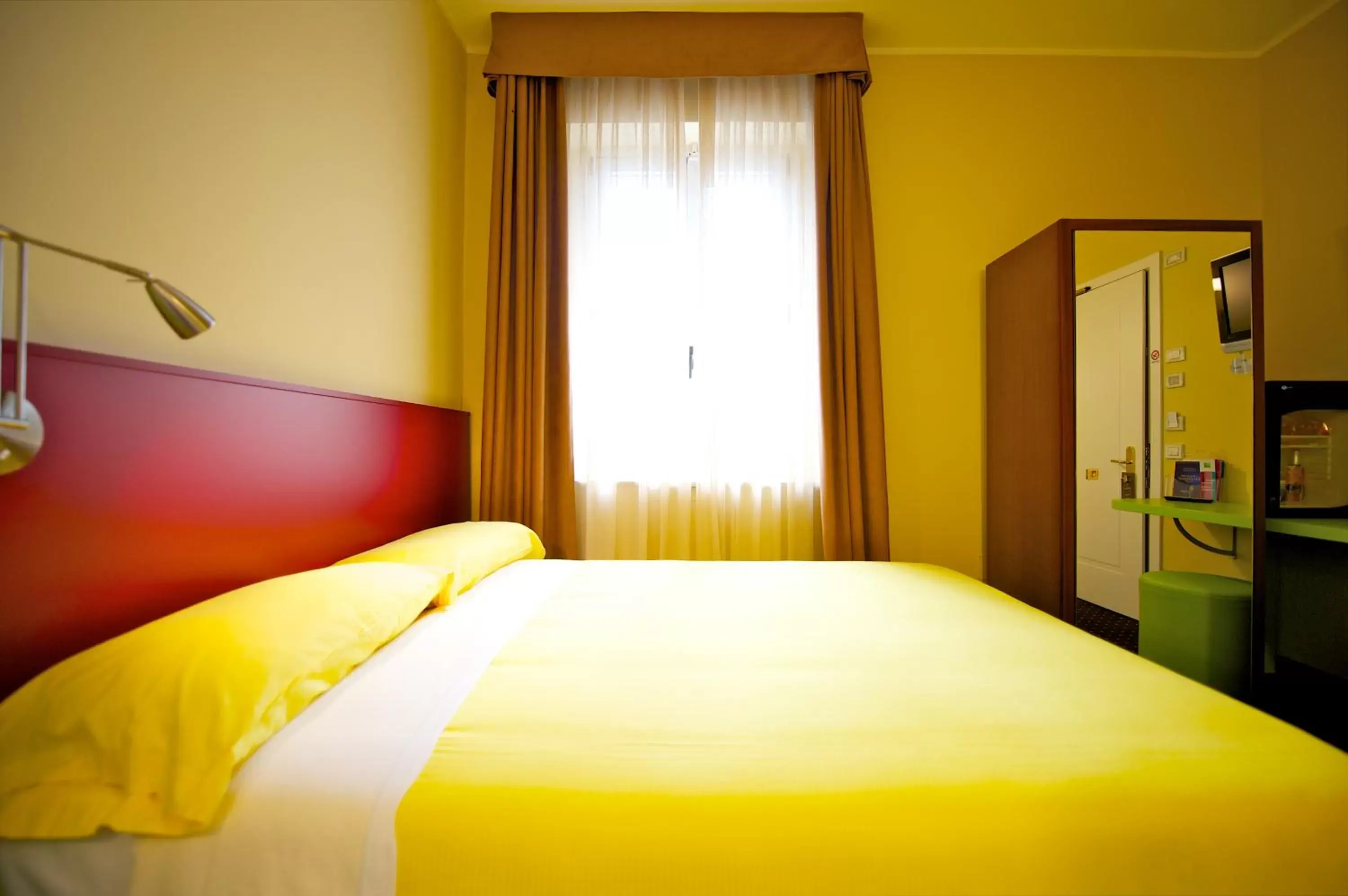 Photo of the whole room, Room Photo in Ibis Styles Parma Toscanini
