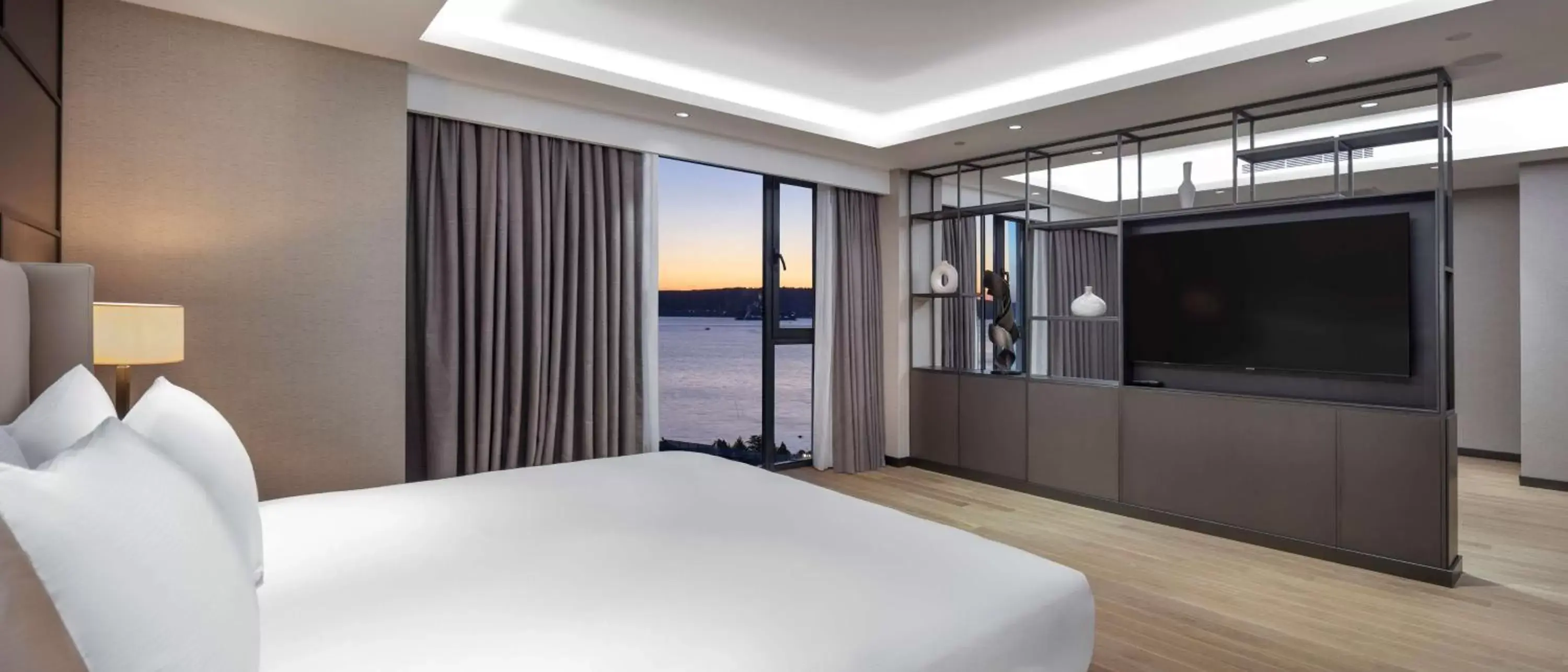 Bed in Doubletree By Hilton Canakkale