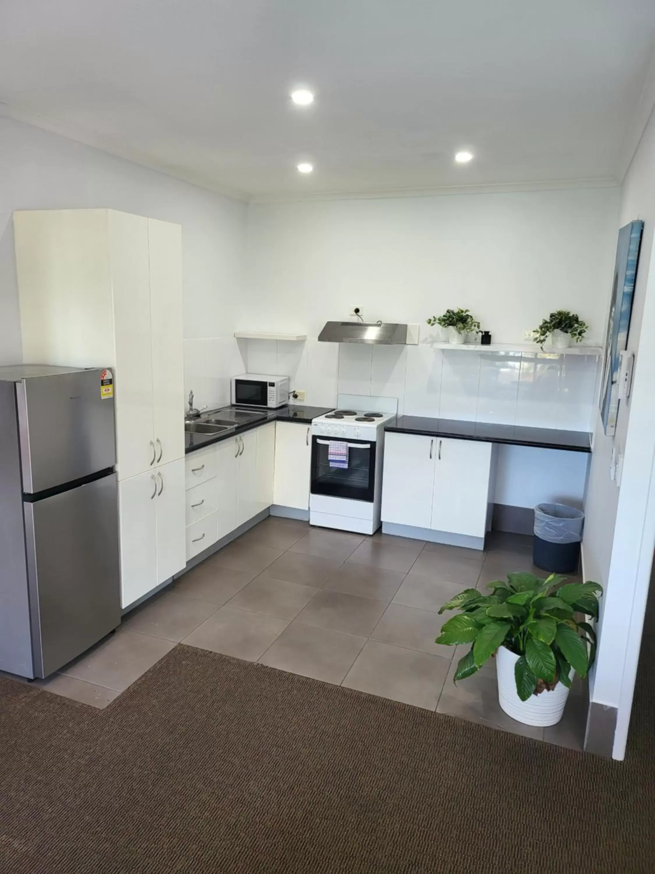 Kitchen or kitchenette, Kitchen/Kitchenette in Central Motel Mooloolaba and Apartments