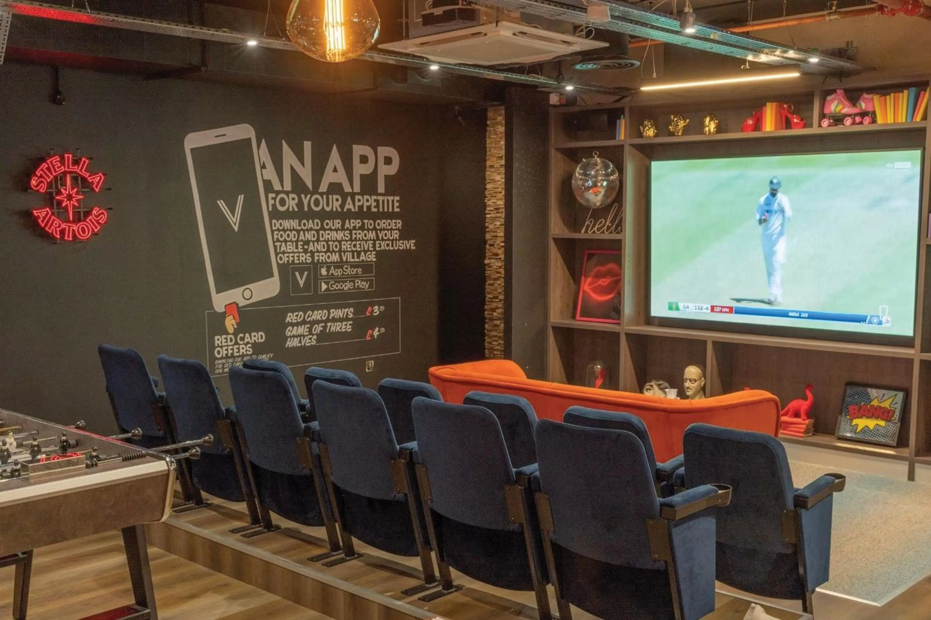 Lounge or bar in Village Hotel Bracknell