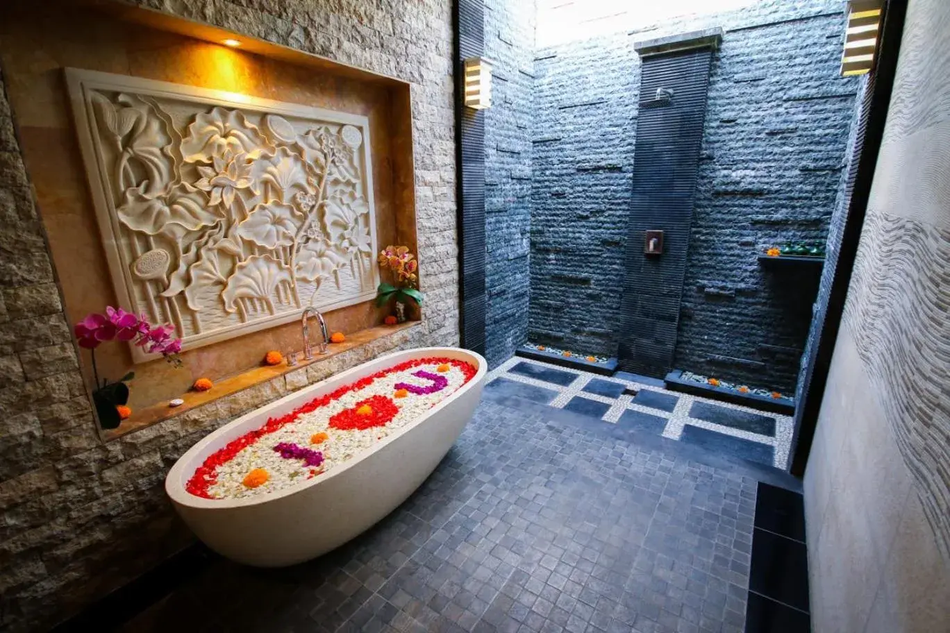 Bathroom in Ubud Paradise Villa