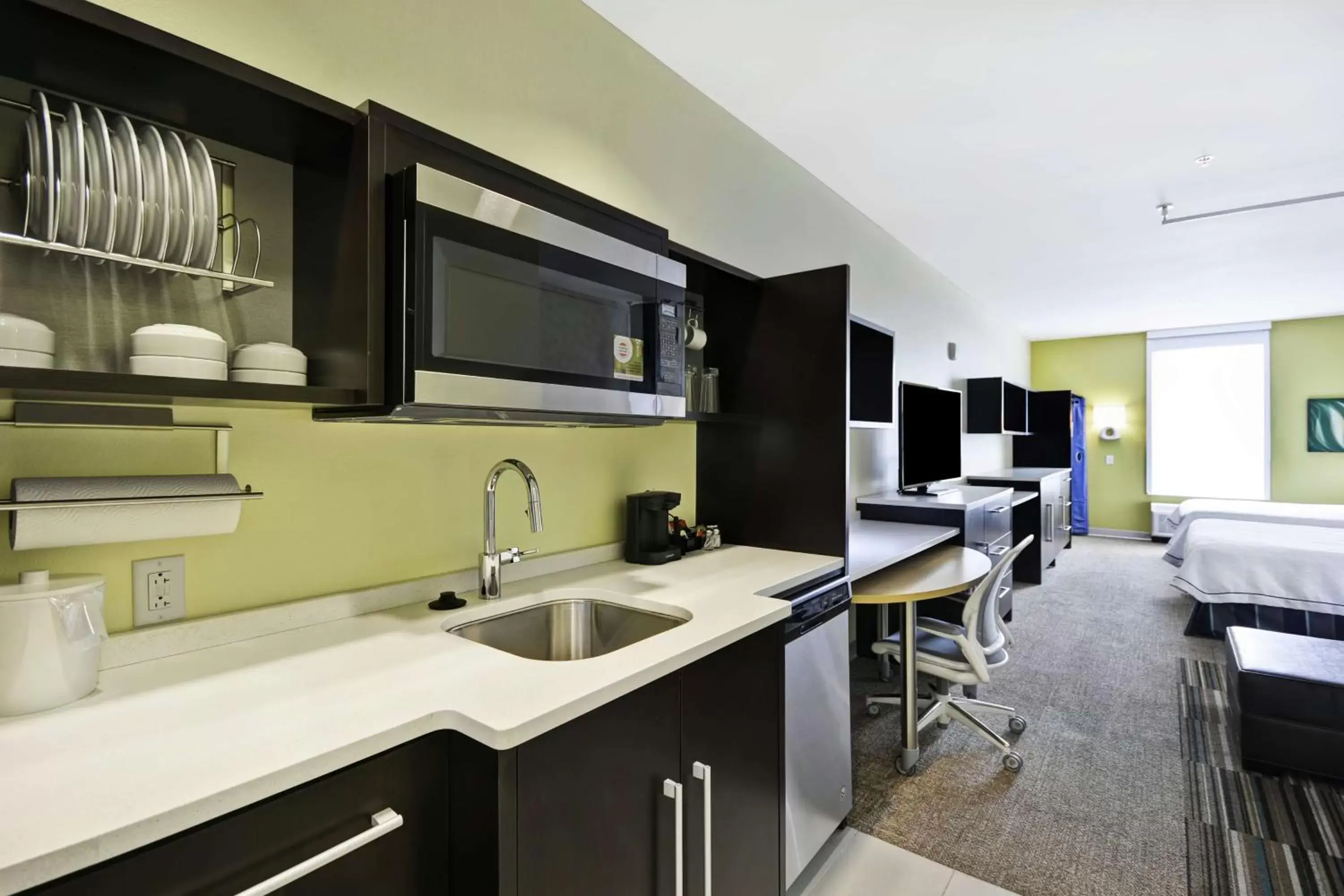 Bedroom, Kitchen/Kitchenette in Home2 Suites by Hilton Brownsville