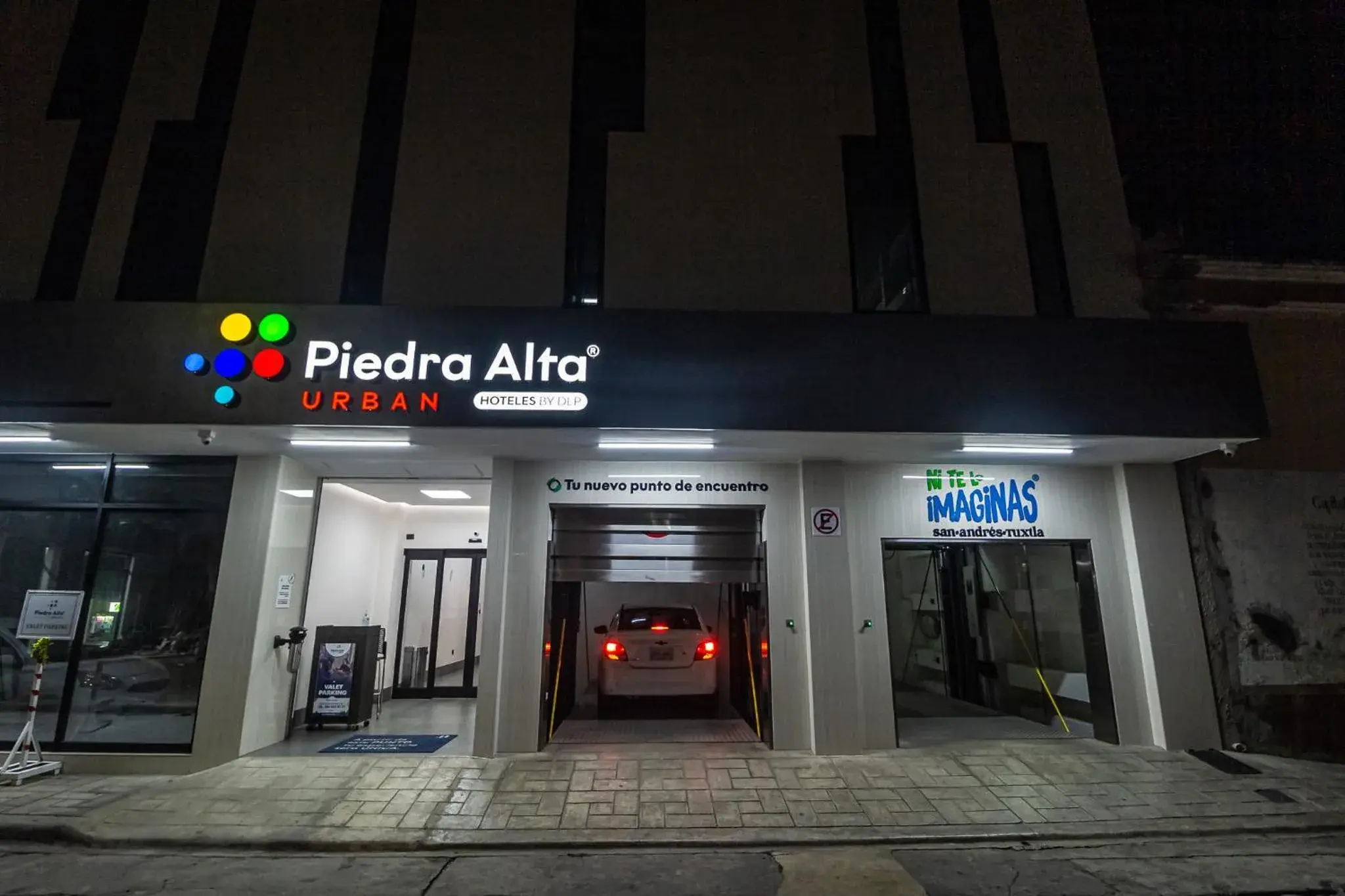Property building in Hoteles Piedra Alta by De Los Perez