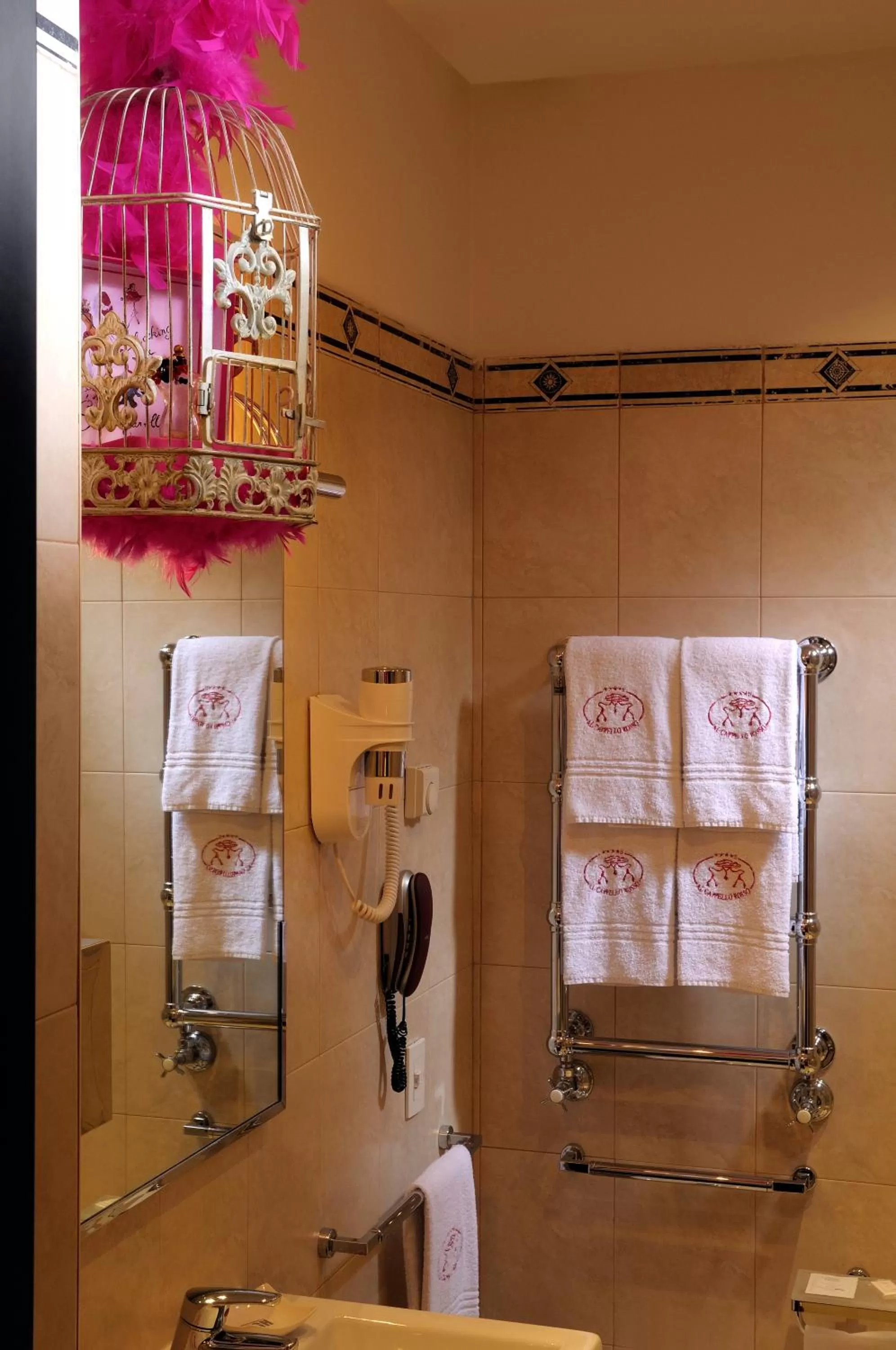 Bathroom in Phi Hotel Bologna