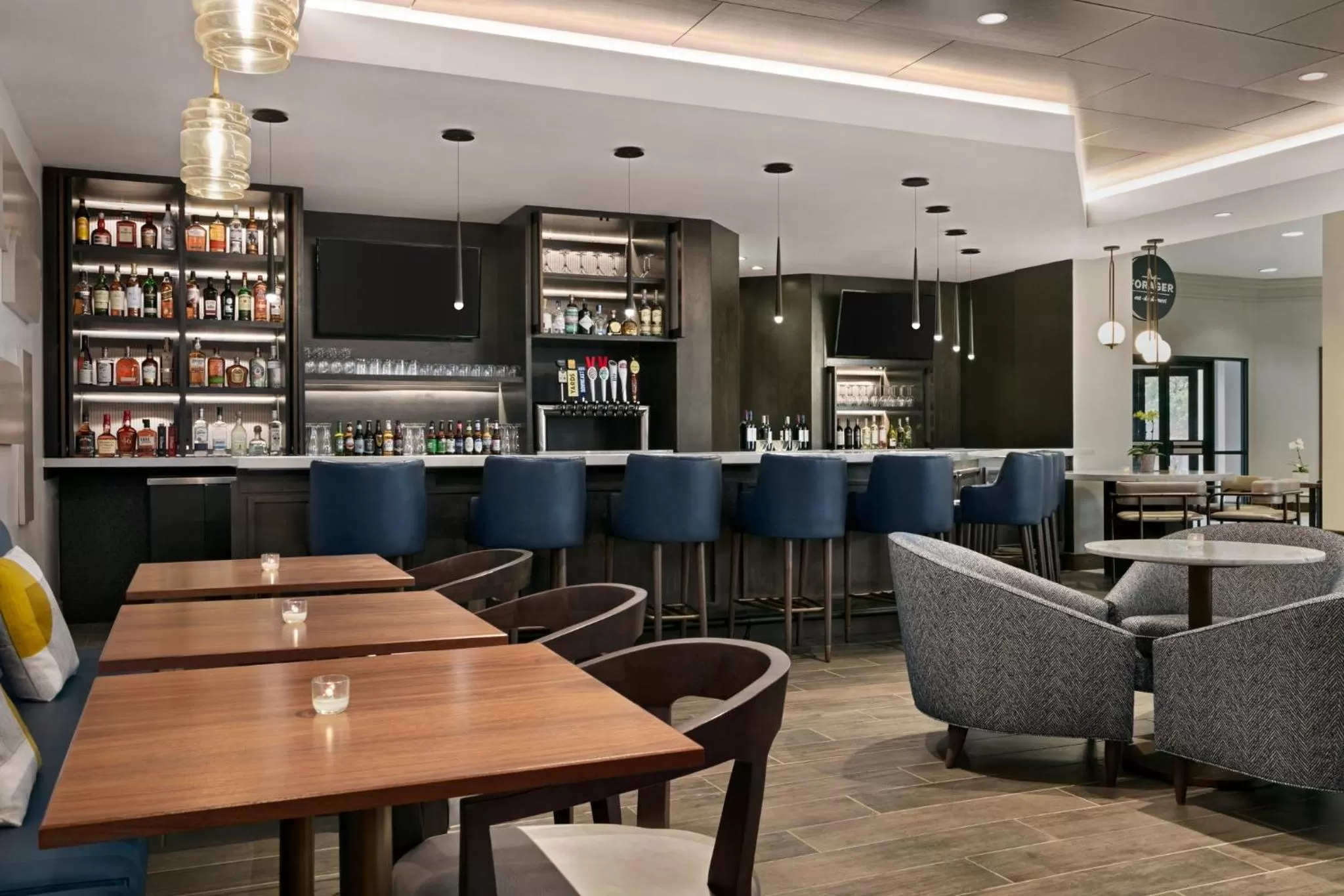 Restaurant/places to eat in Crowne Plaza Hotel Philadelphia - King of Prussia by IHG