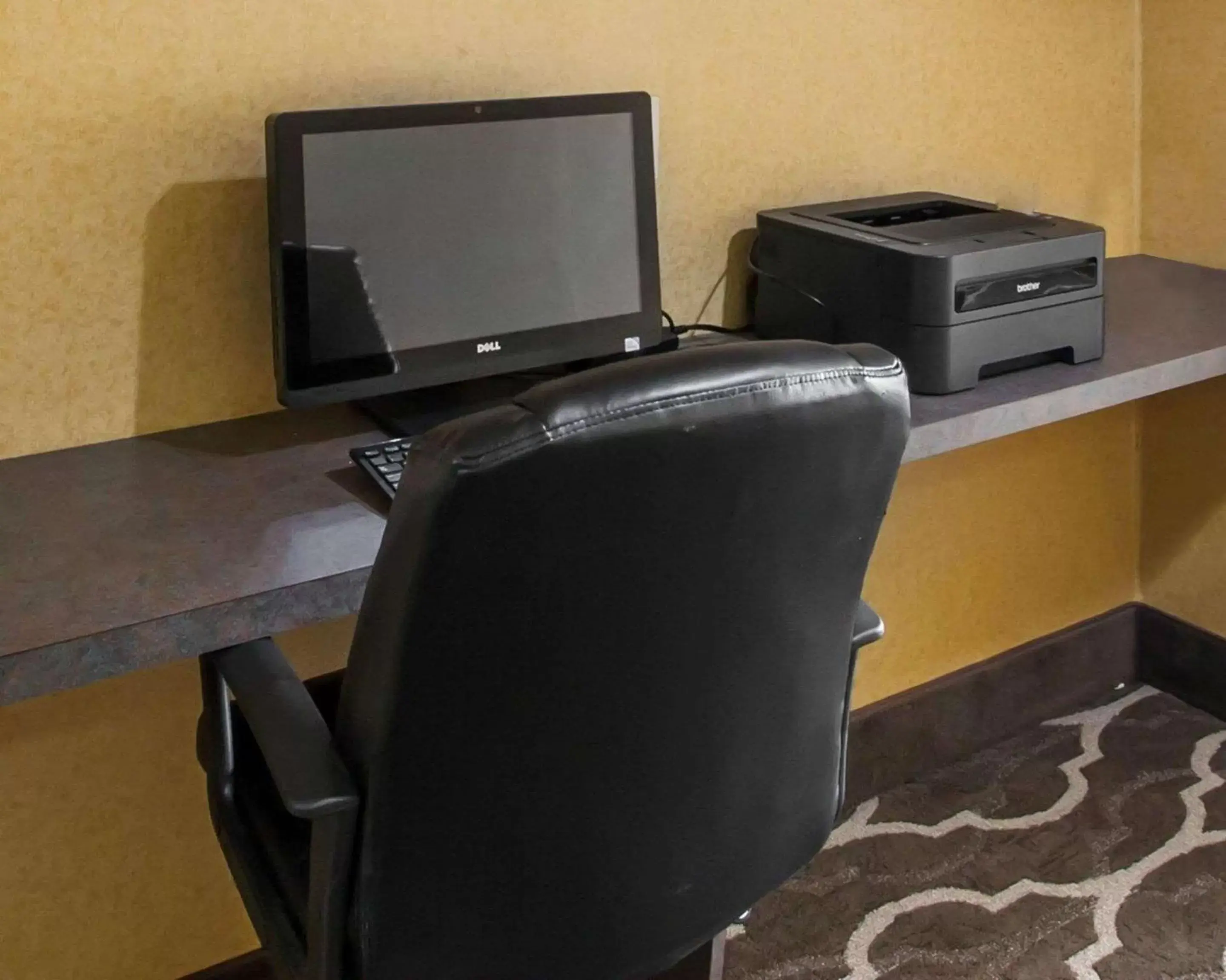 On site, Business Area/Conference Room in Quality Inn Hayti North