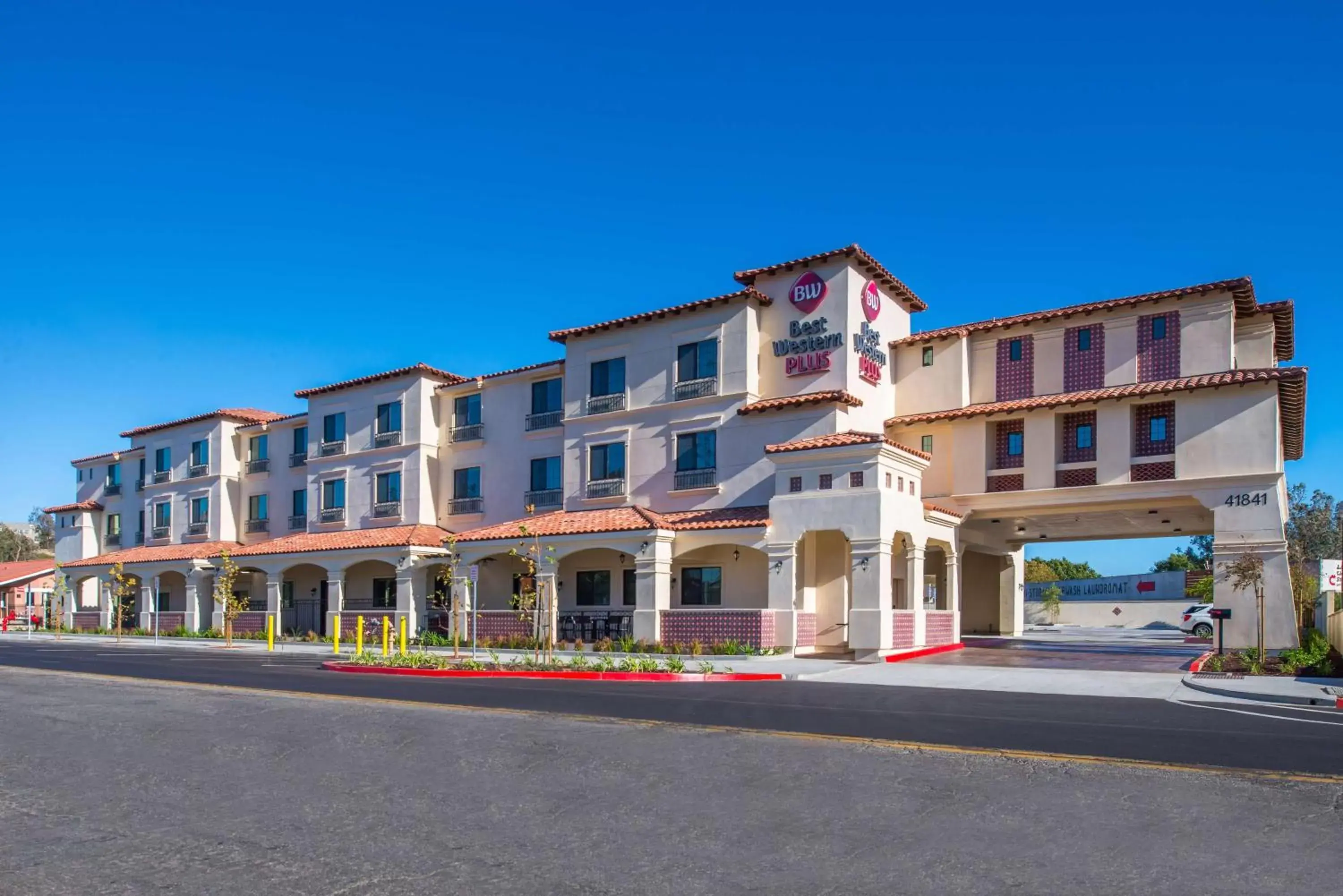 Property Building in Best Western Plus Temecula Wine Country Hotel & Suites