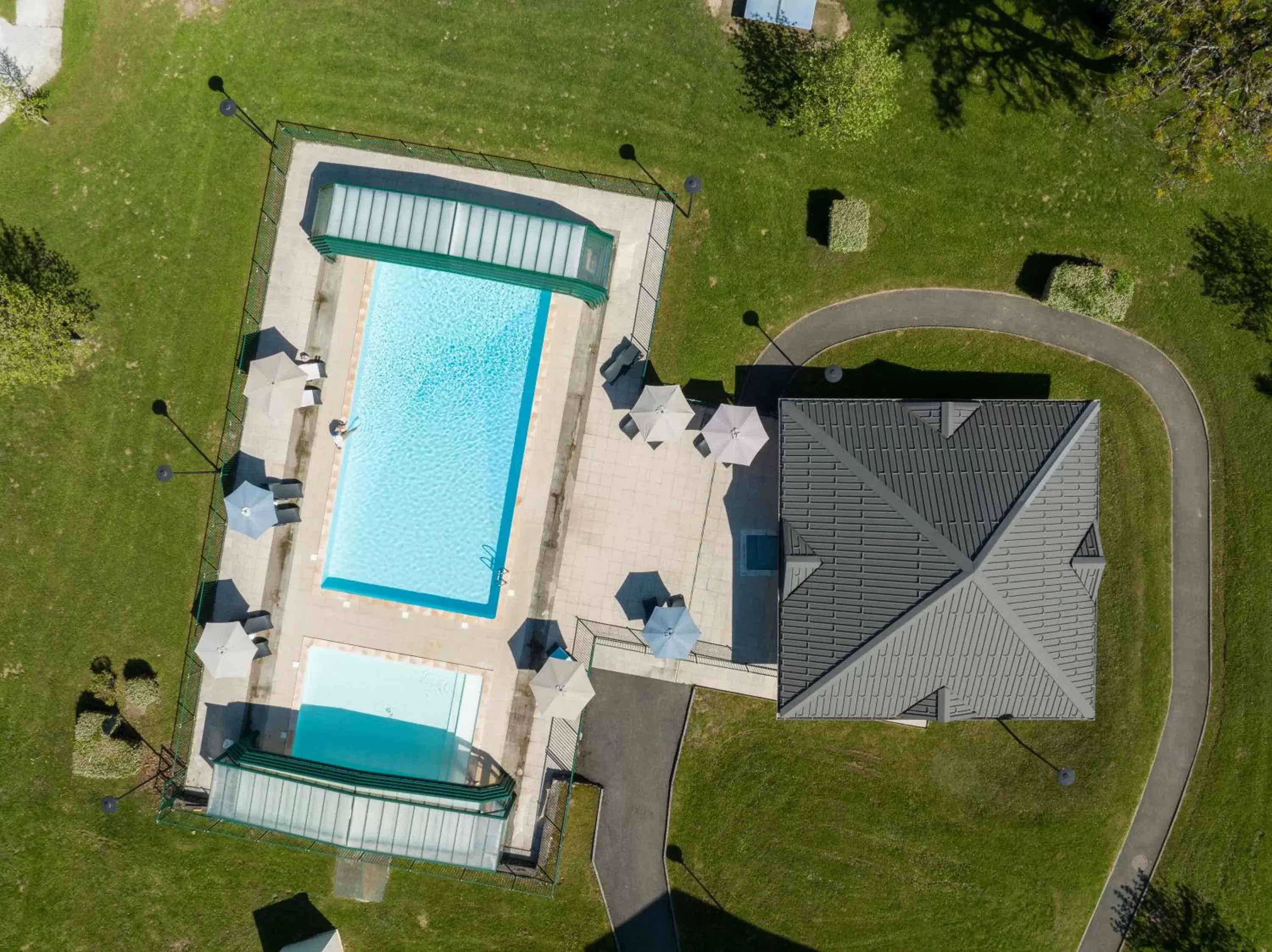 Swimming pool, Pool View in Garden & City Evian - Lugrin