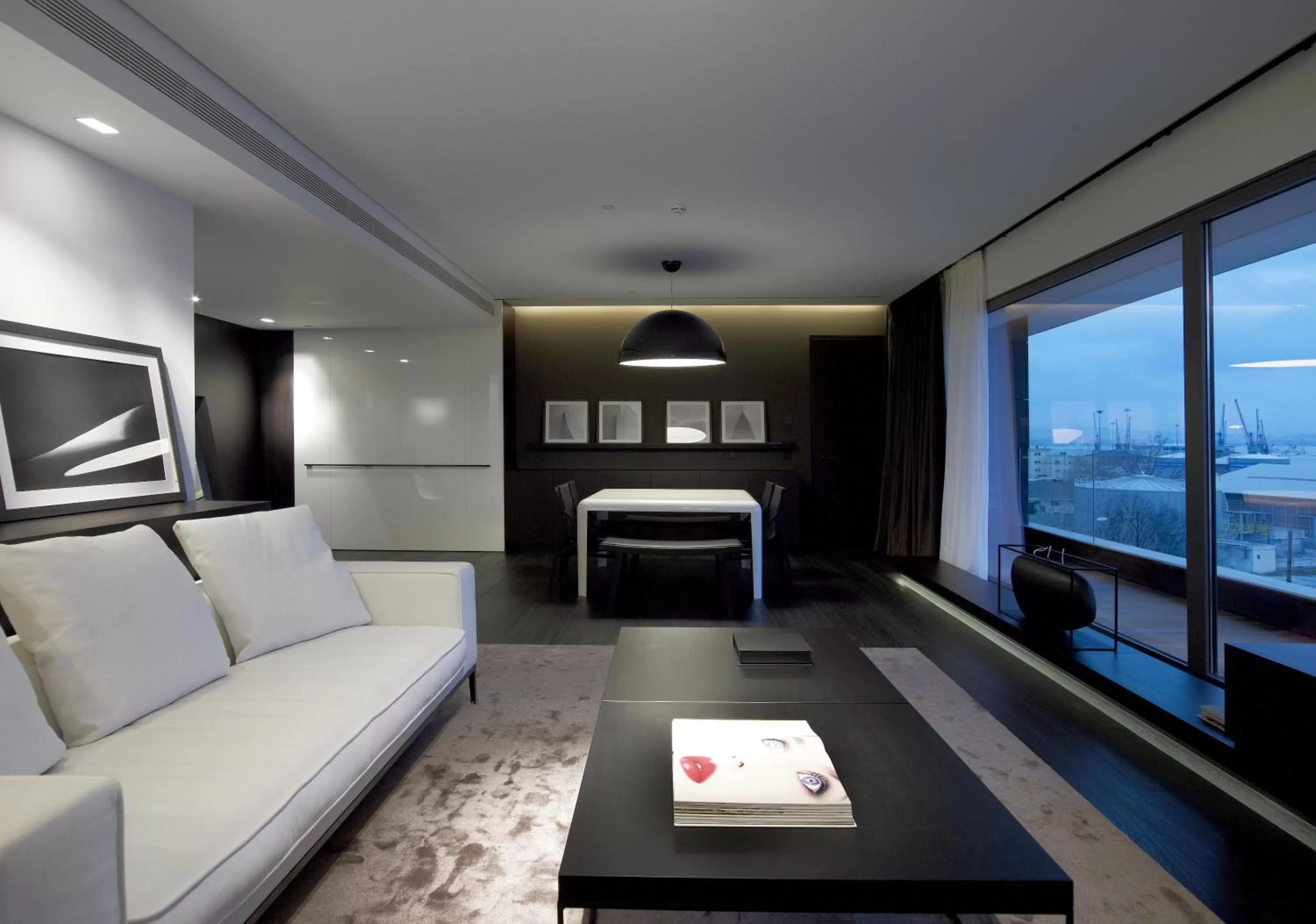Living room in The Met Hotel Thessaloniki, a Member of Design Hotels