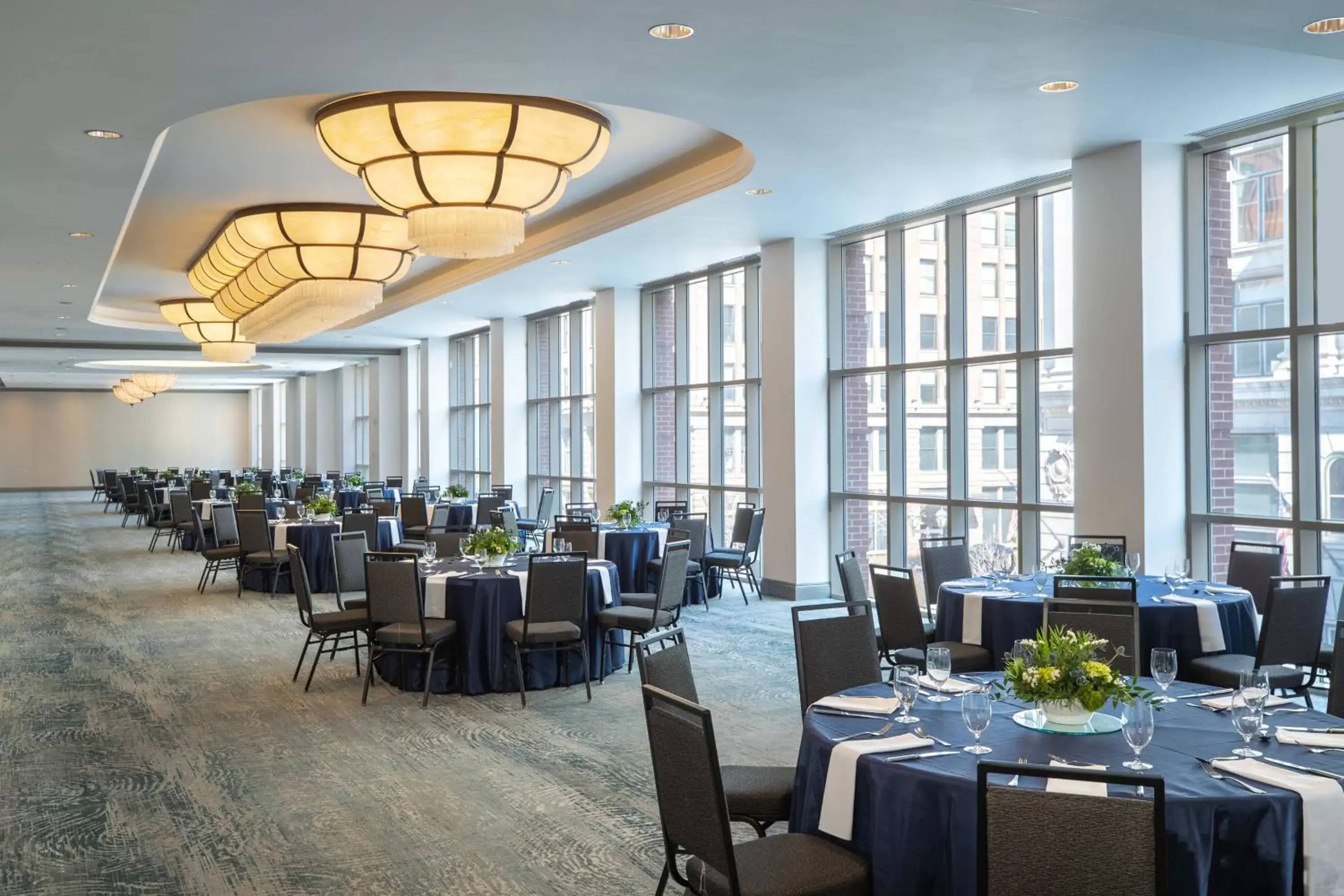 Meeting/conference room, Restaurant/Places to Eat in Marriott St. Louis Grand