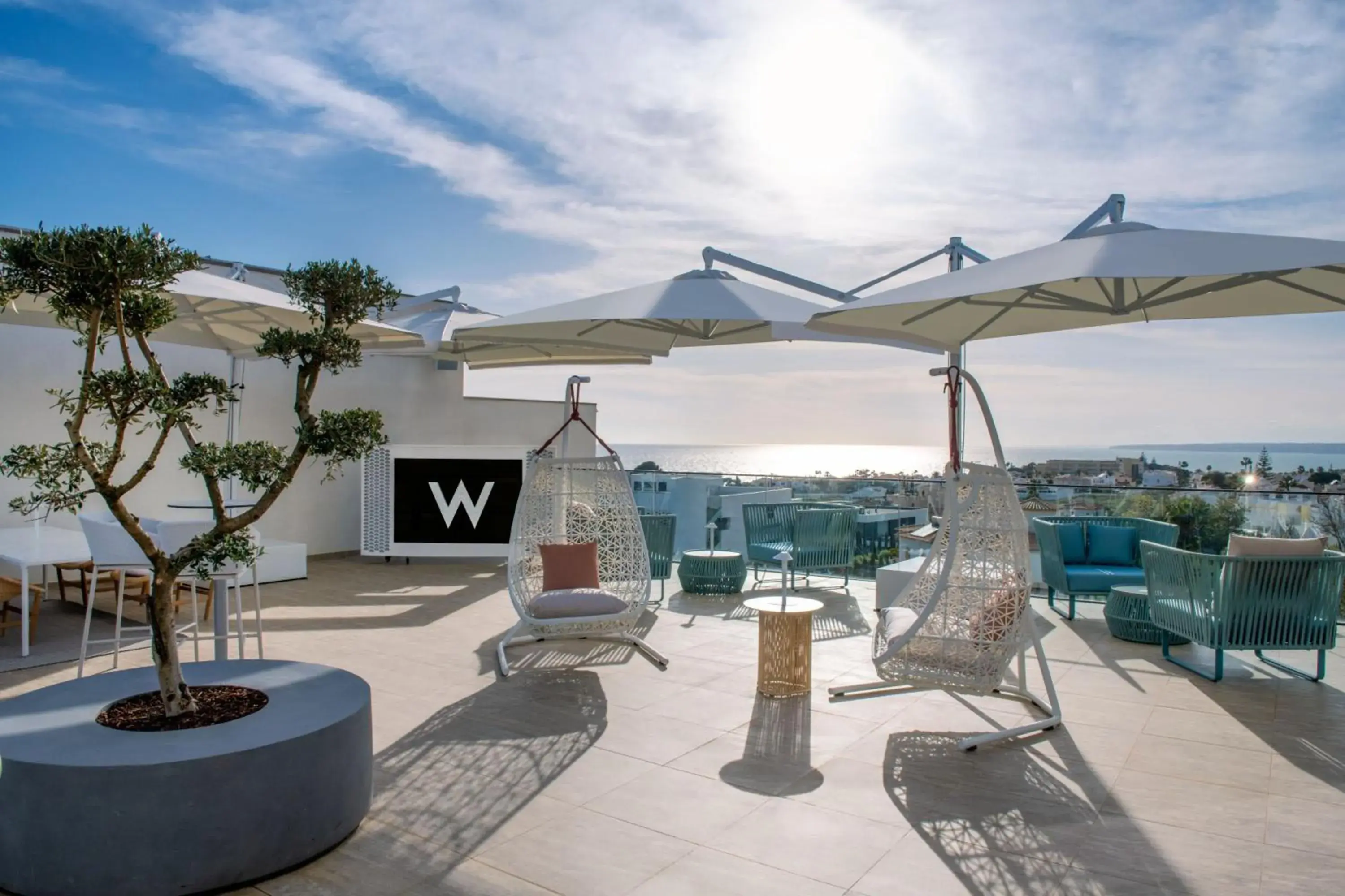 Restaurant/places to eat in W Residences Algarve