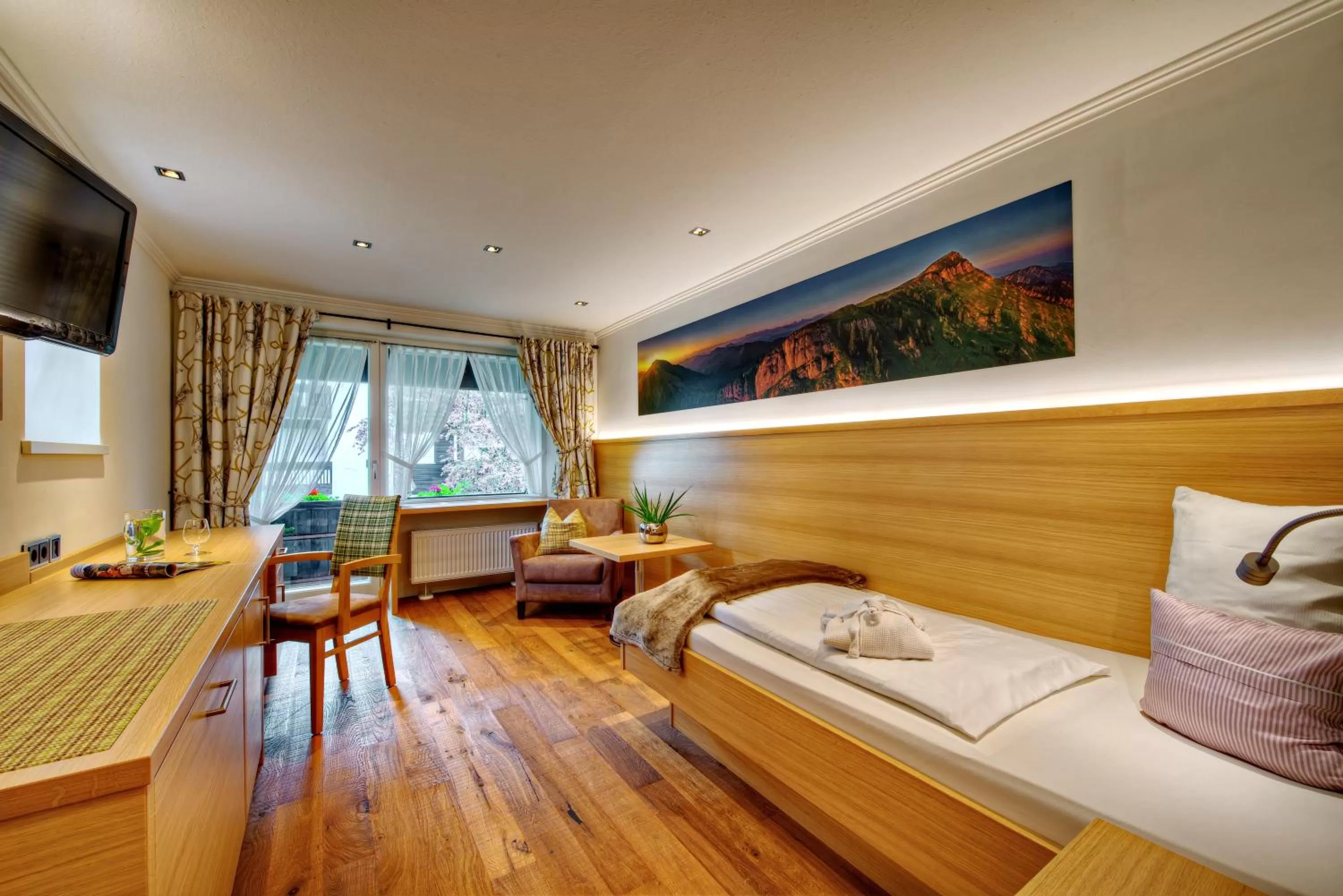 Property building, Bed in DIANA Naturpark Hotel - Partnerbetrieb von "Oberstaufen PLUS GOLF"