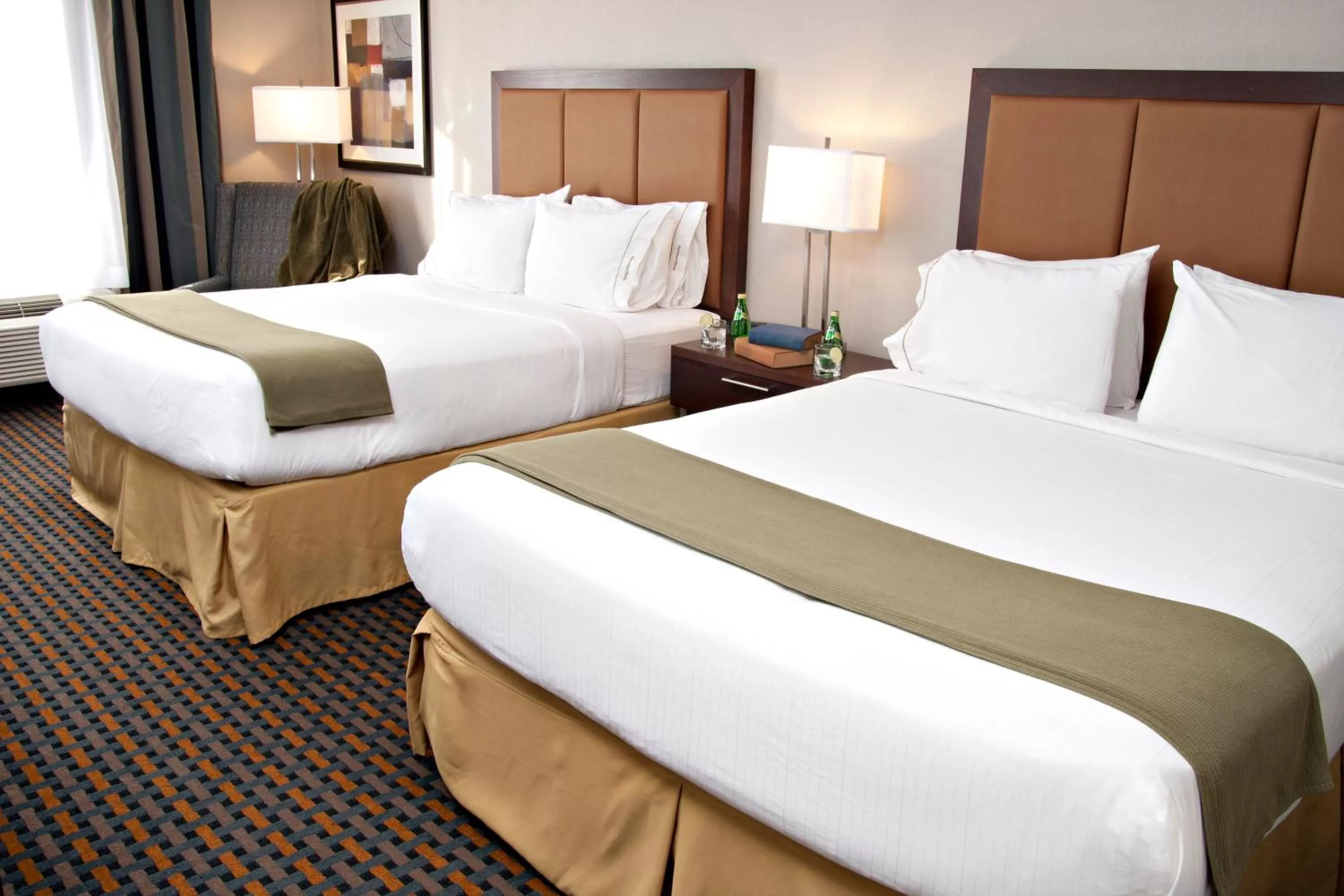 Photo of the whole room, Bed in Holiday Inn Express Pembroke by IHG