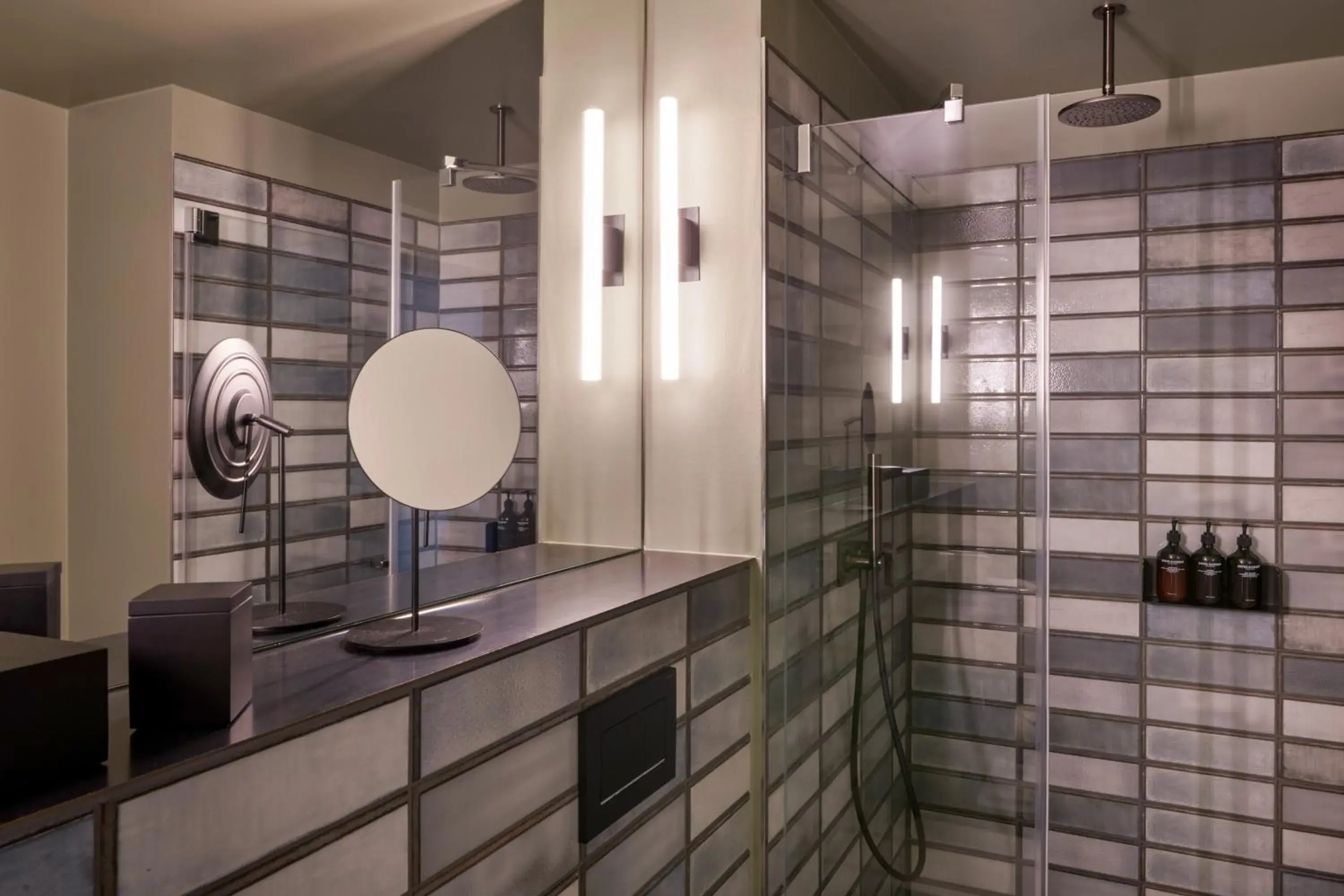 Bathroom in Gekko House Frankfurt, a Tribute Portfolio Hotel