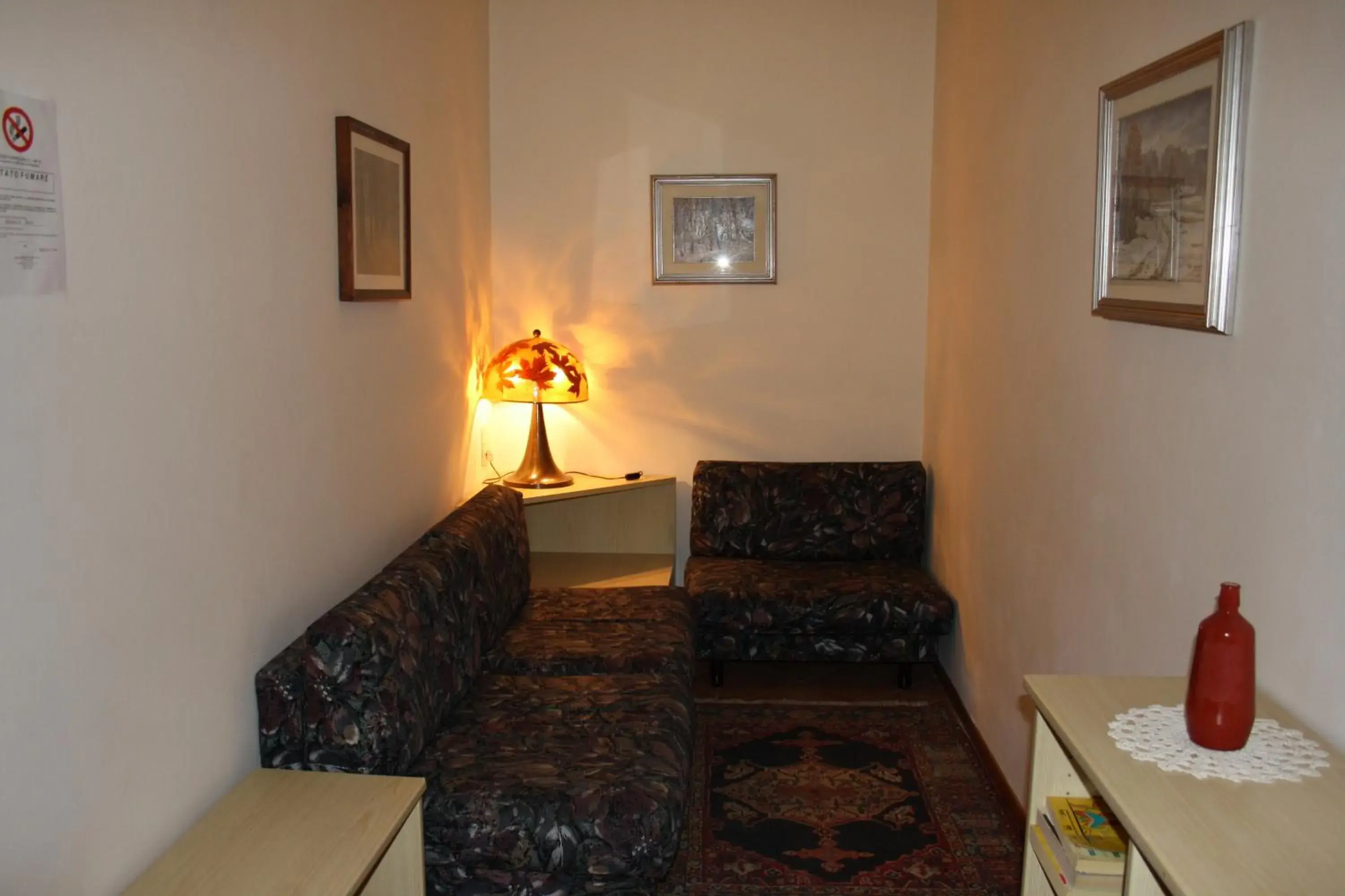 Seating Area in Hotel Bodoni