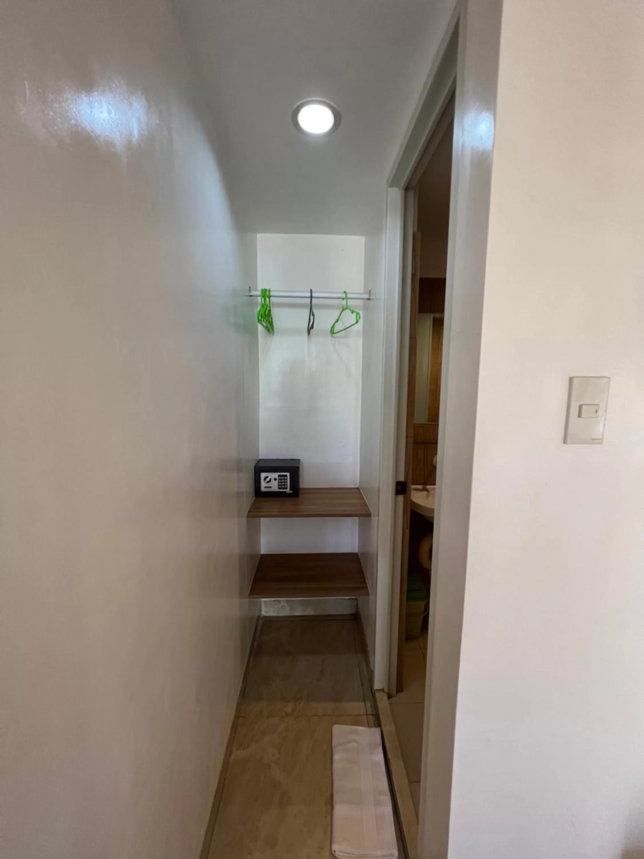 wardrobe in Ging-Ging Hotel And Resort