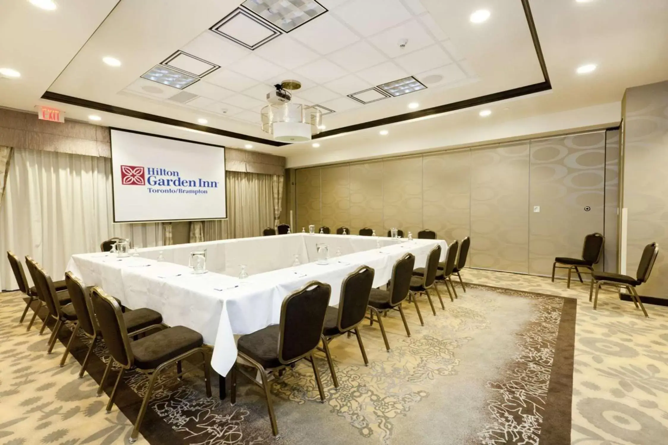 Meeting/conference room in Hilton Garden Inn Toronto/Brampton