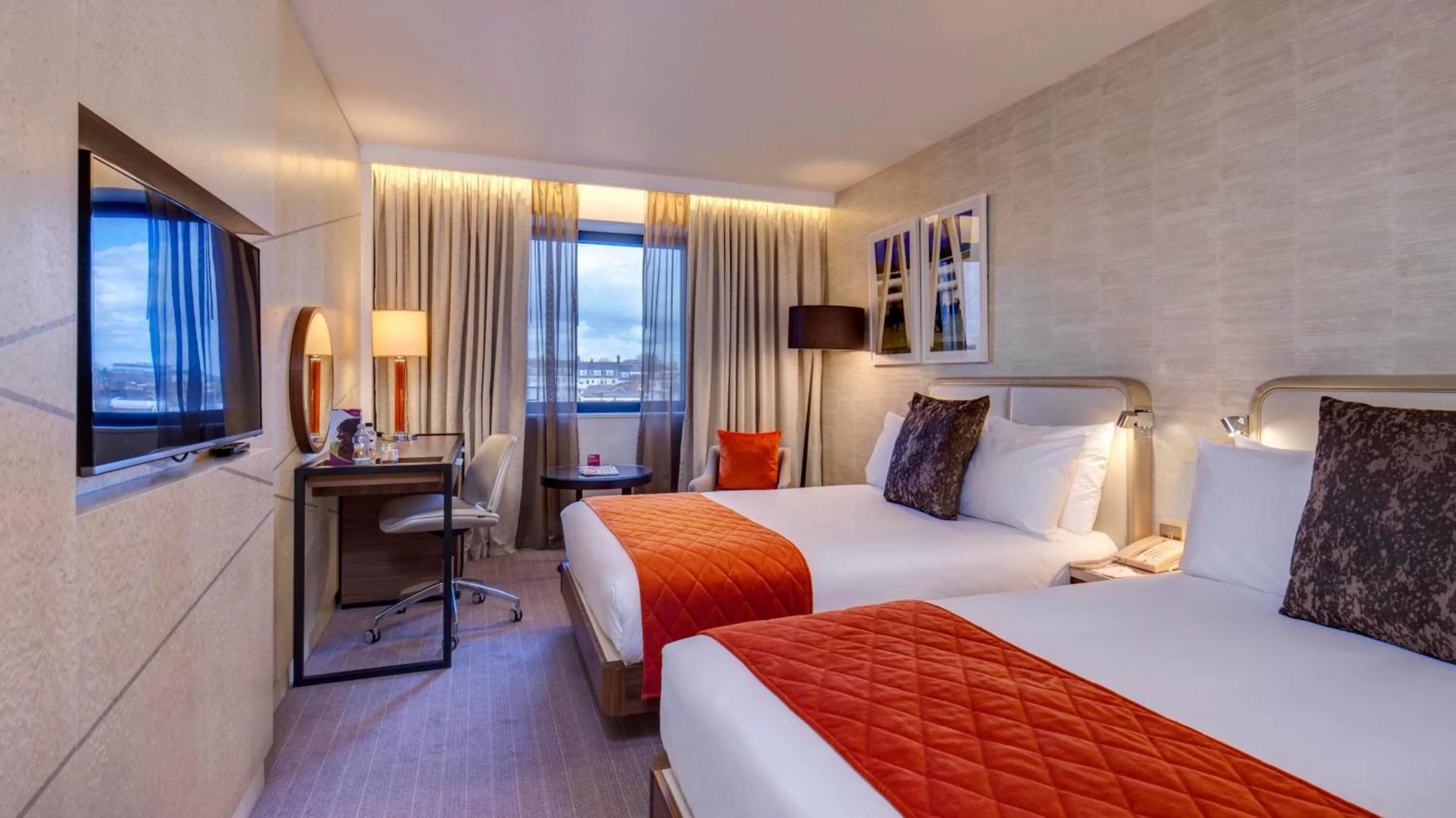 Photo of the whole room, Bed in Crowne Plaza London Kings Cross by IHG