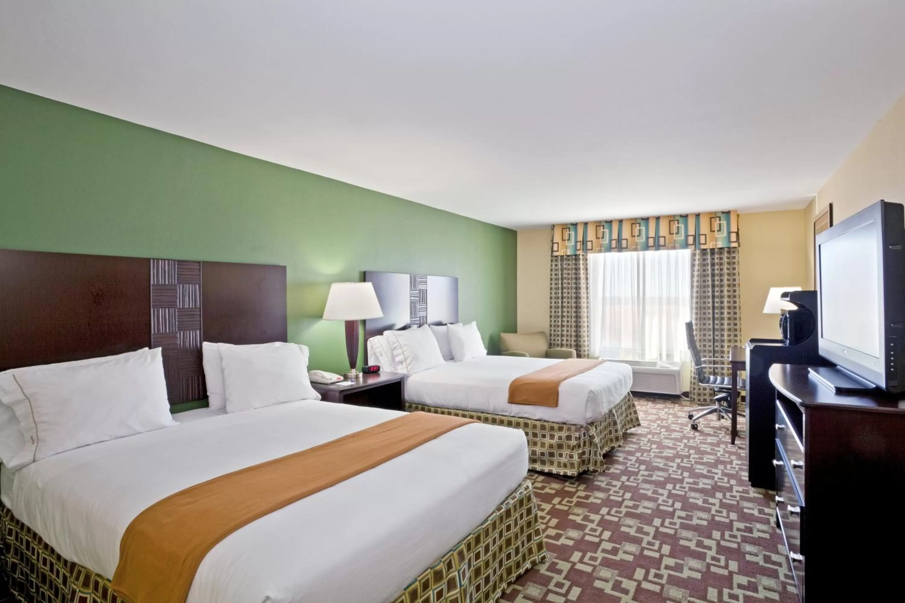 Photo of the whole room, Bed in Holiday Inn Express Hotel & Suites Dumas by IHG