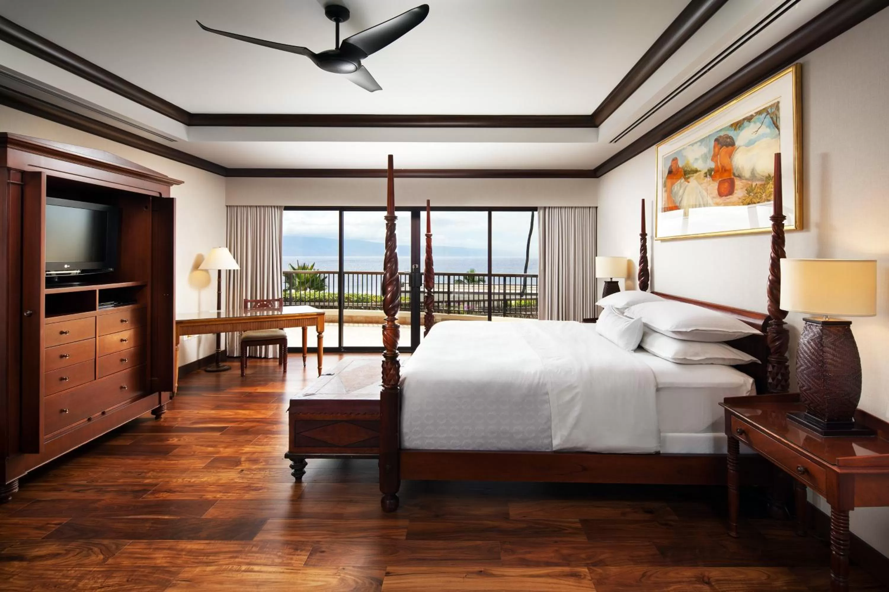 Bedroom, Bed in Sheraton Maui Resort & Spa
