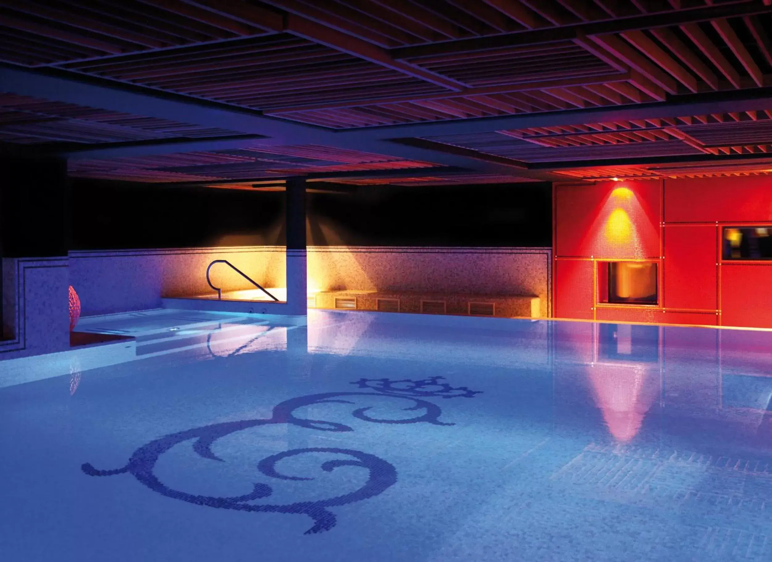 Hot Tub, Swimming Pool in Hotel-Restaurant Erbprinz