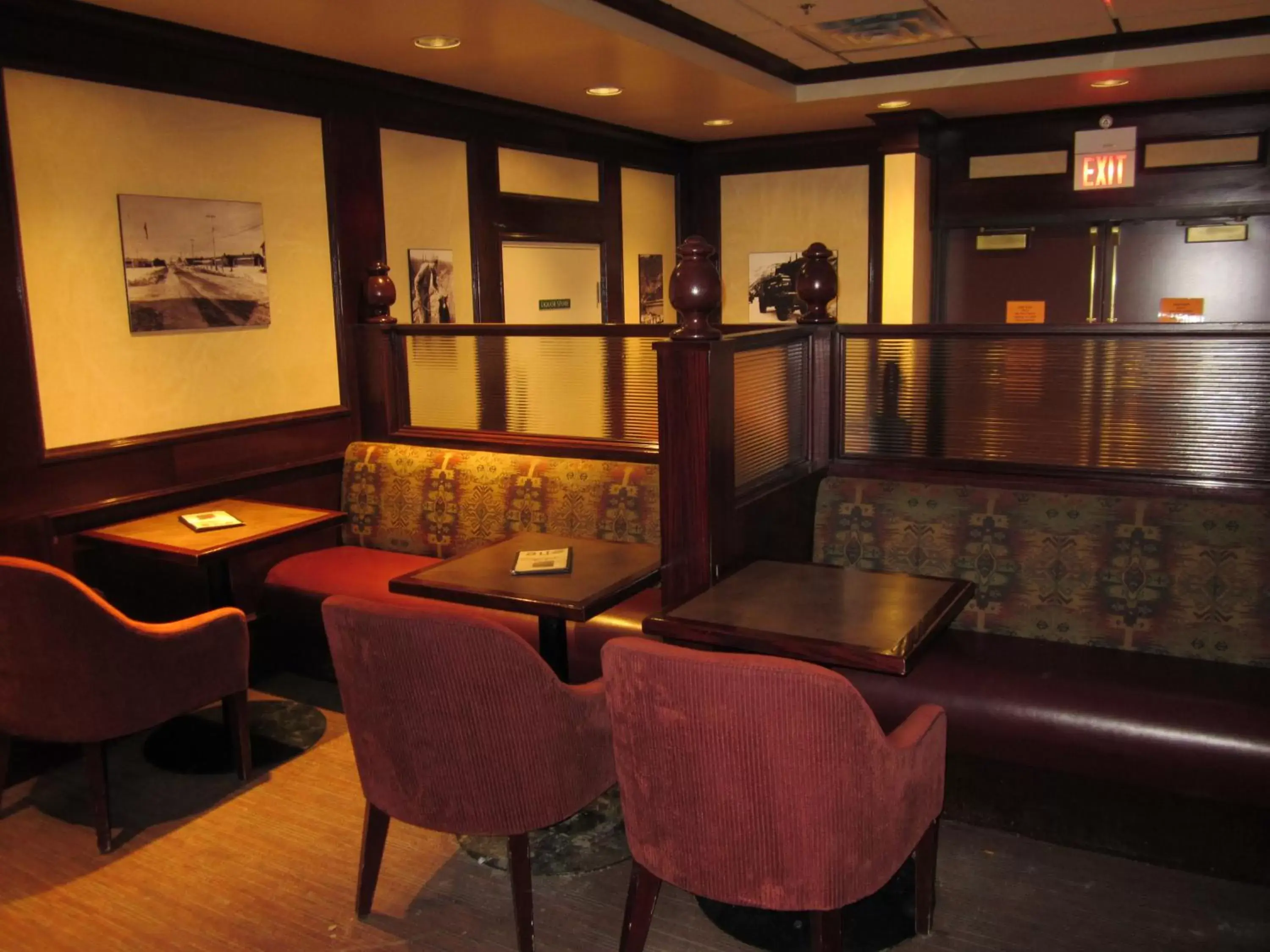 Lounge or bar, Lounge/Bar in Woodlands Inn & Suites