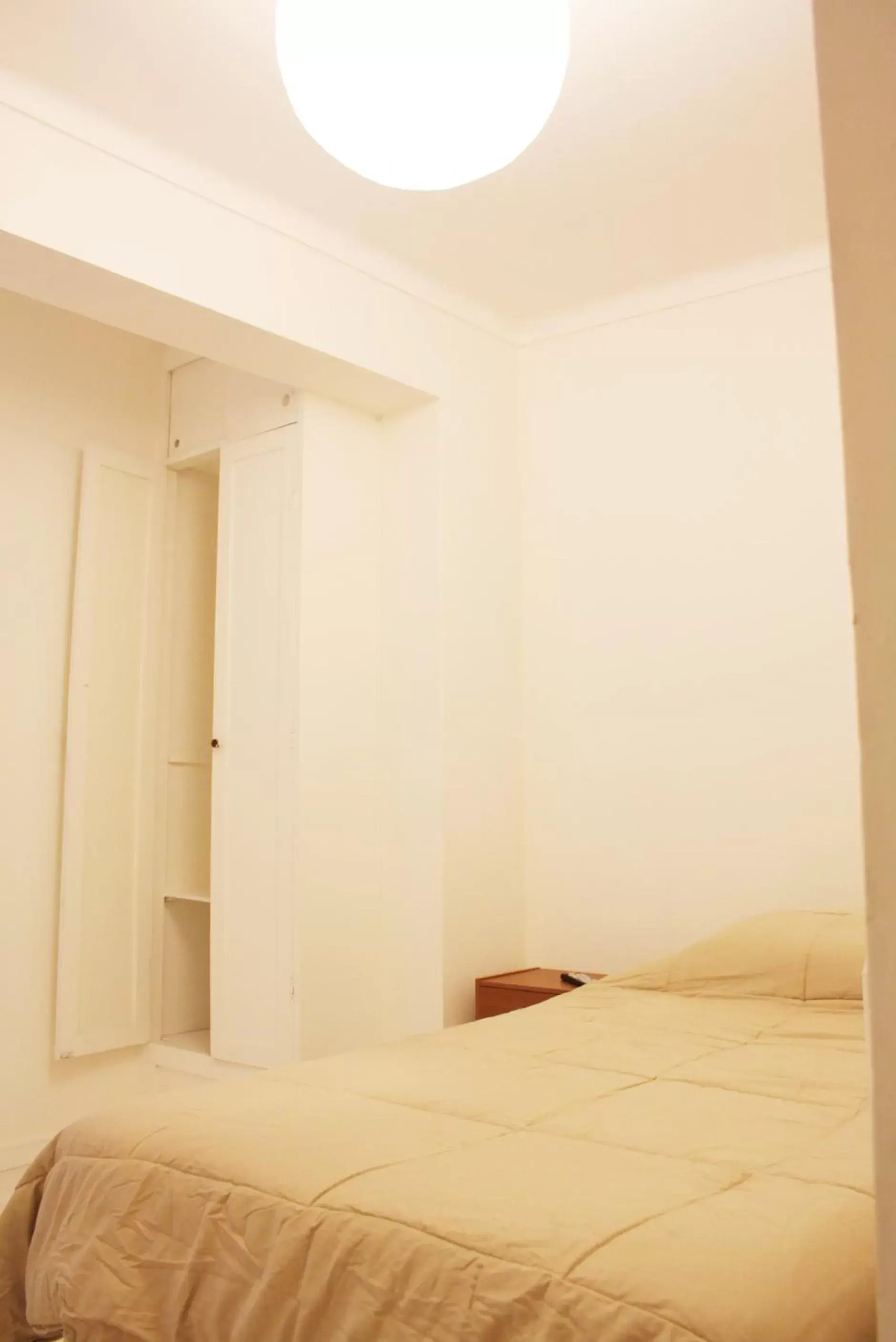 Single Room with Private Bathroom in Hotel Velero Express Single Room with Private Bathroom in Hotel Velero Express