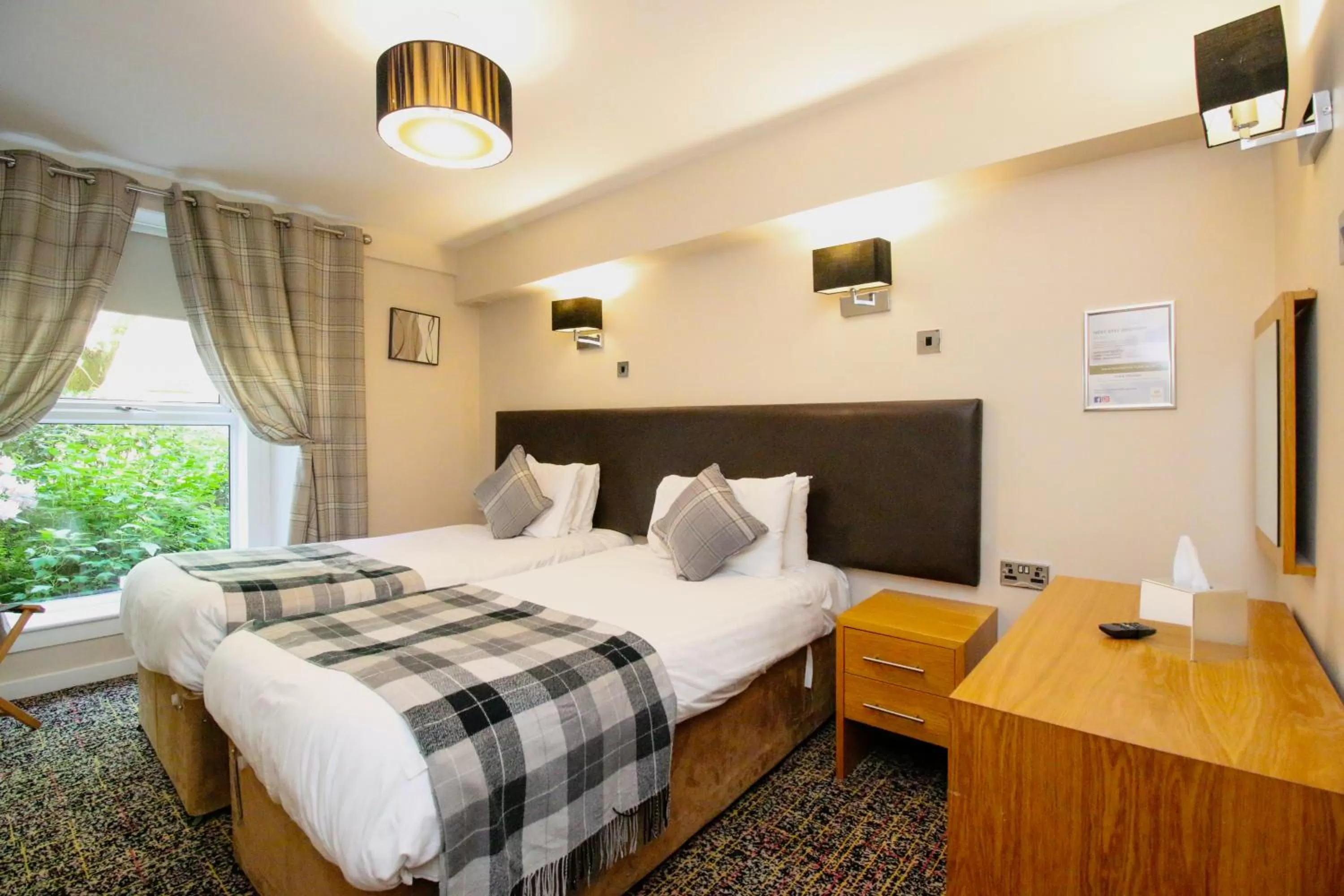 Bed in Kelvingrove Hotel - Sauchiehall St