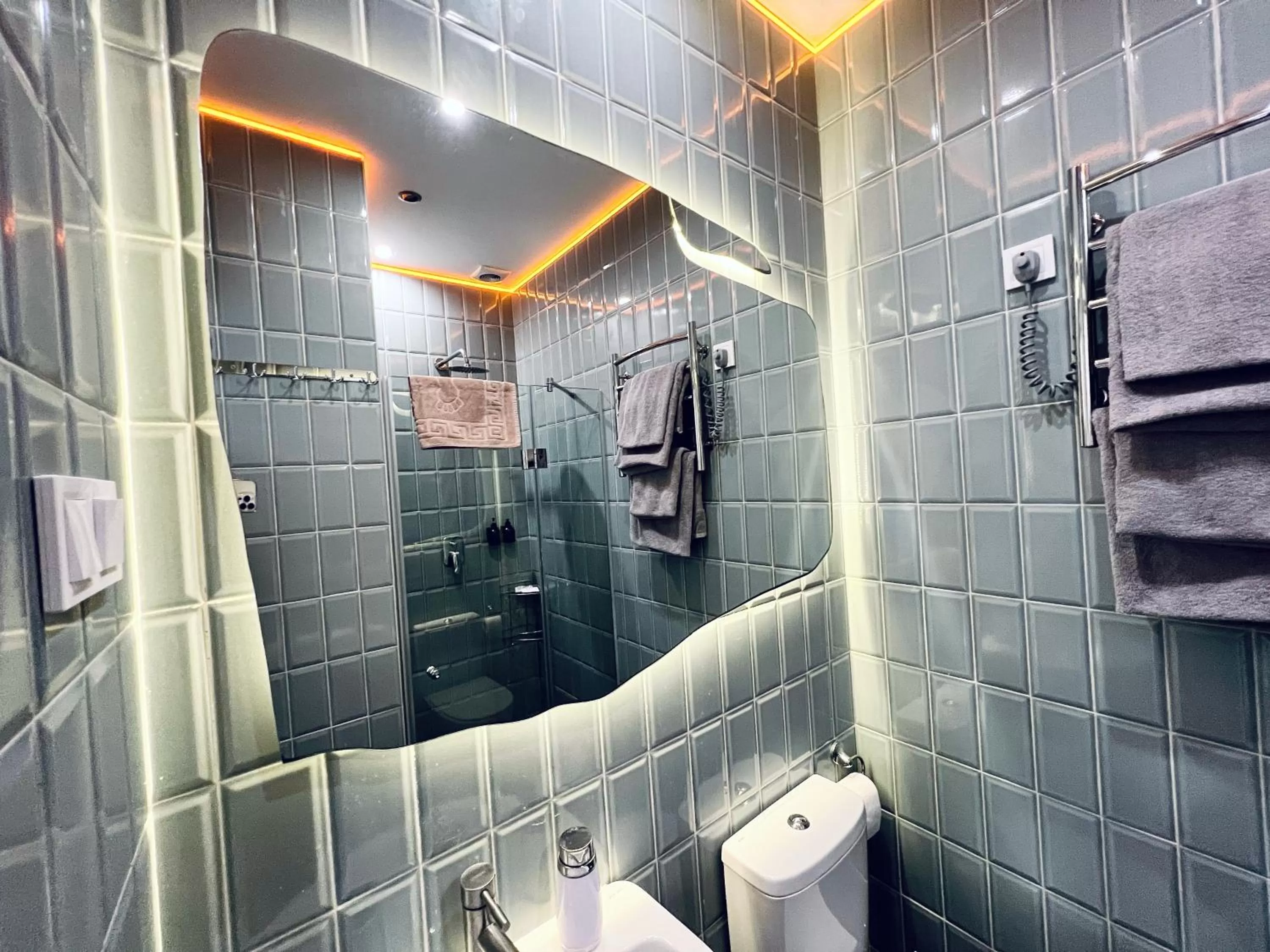 Shower in Kyiv Panorama Apartments near Gulliver