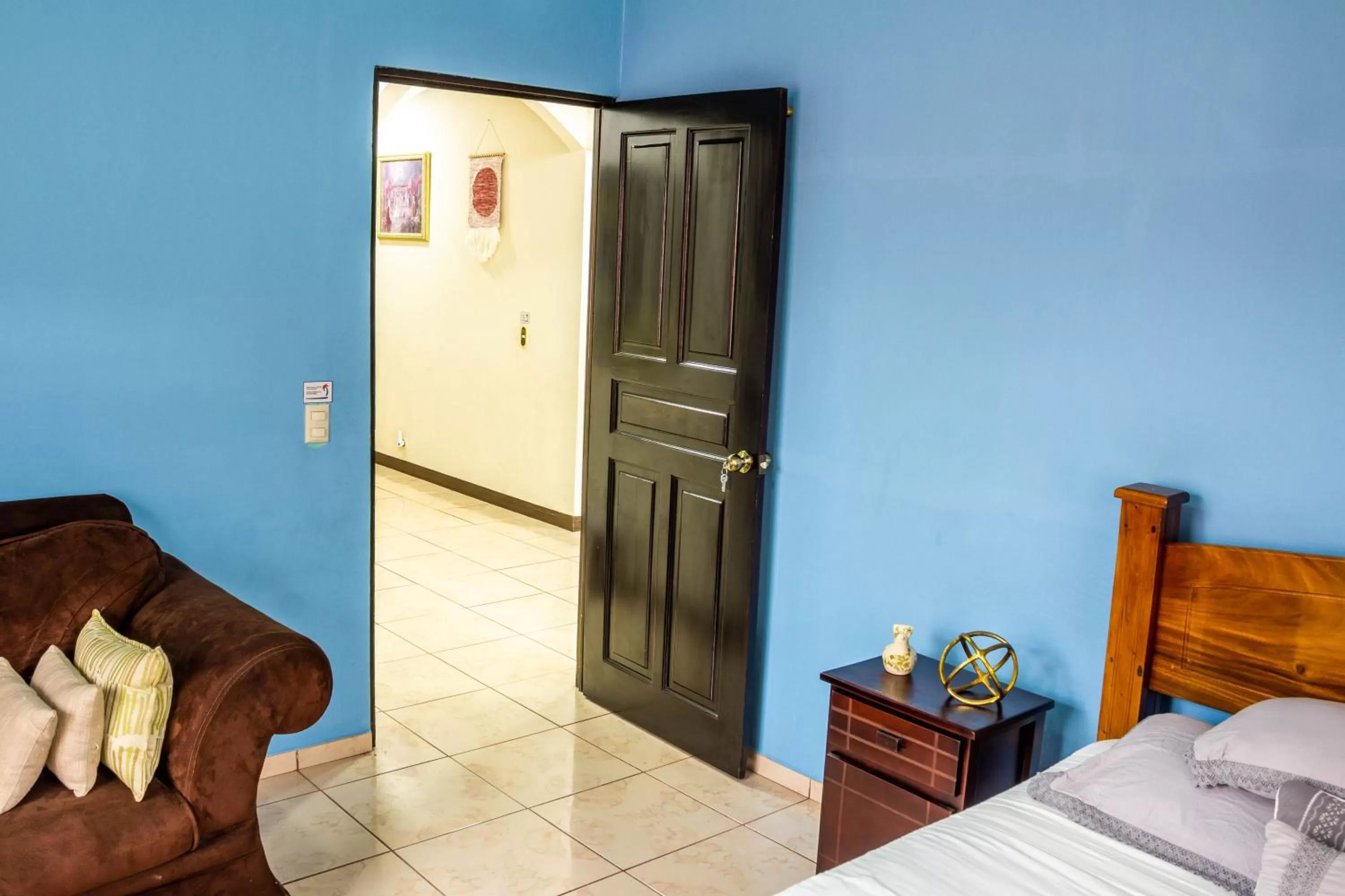 Bed, Seating Area in Tico House Bed & Breakfast