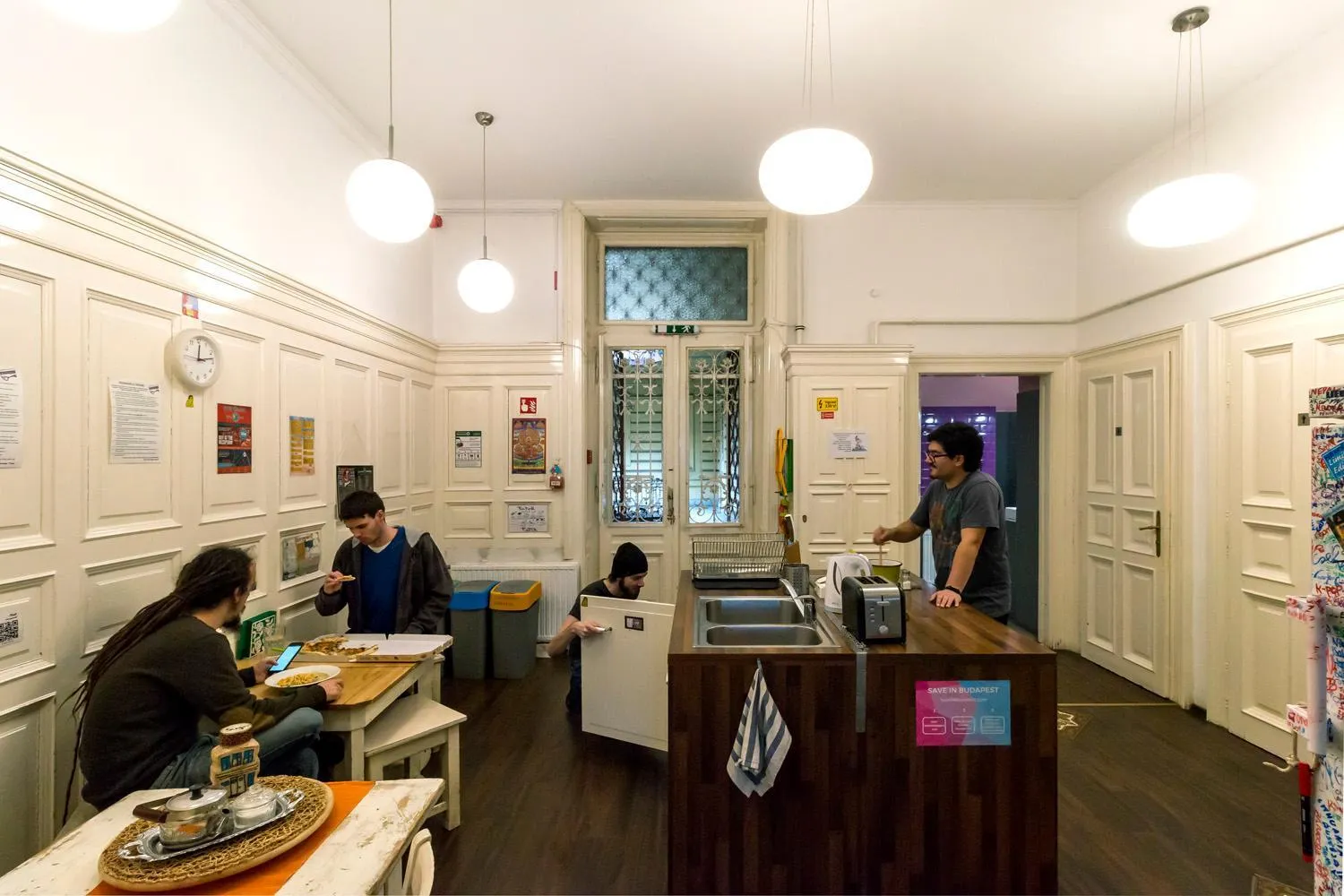 Dining area in Baroque Hostel & Coworking