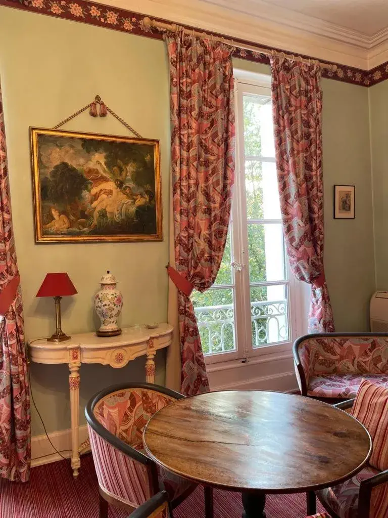 Seating Area in Hôtel Château des Jacobins