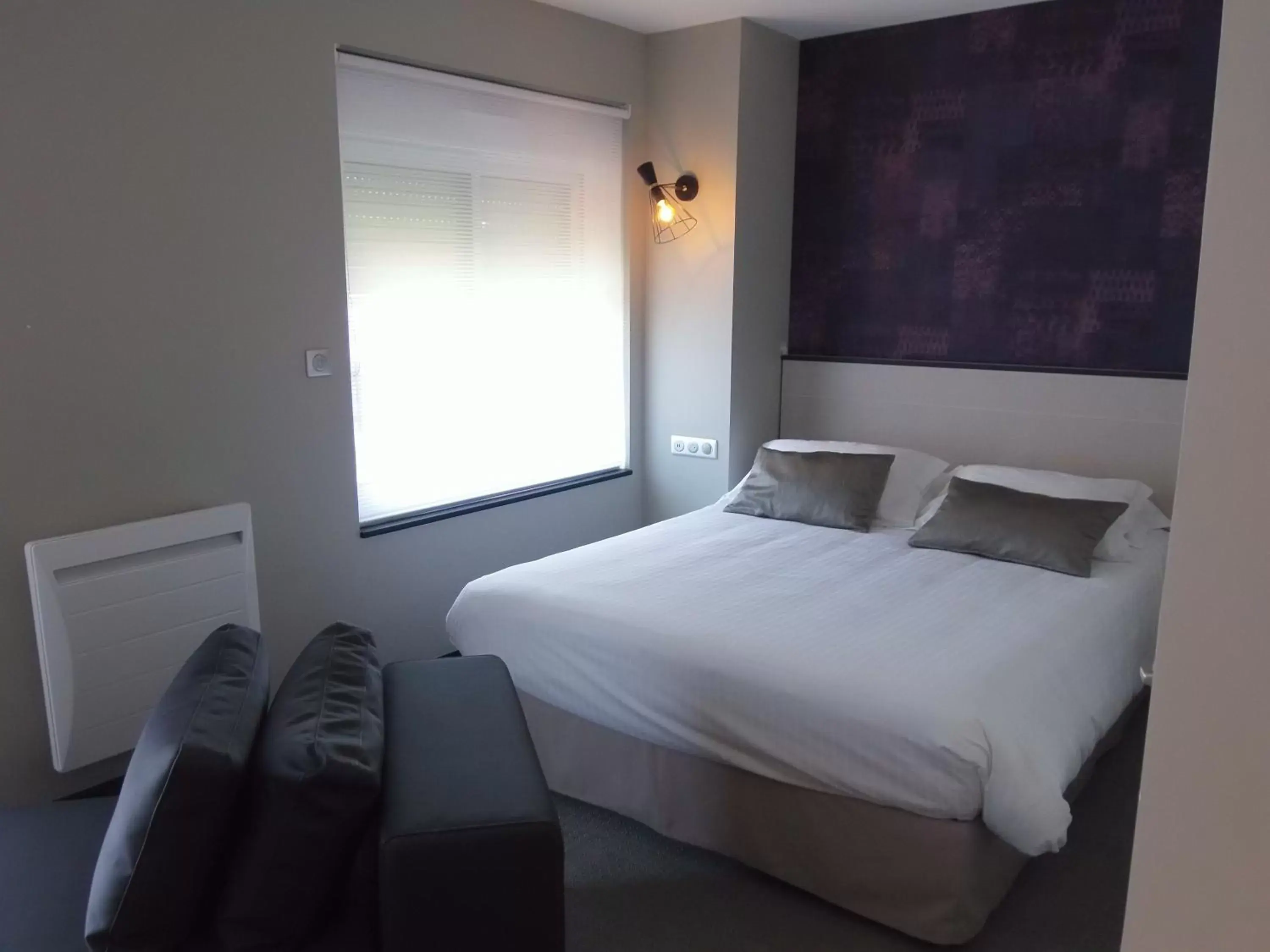 Bedroom, Bed in The Originals Boutique, Hôtel La Chaussairie, Rennes Sud (Inter-Hotel)