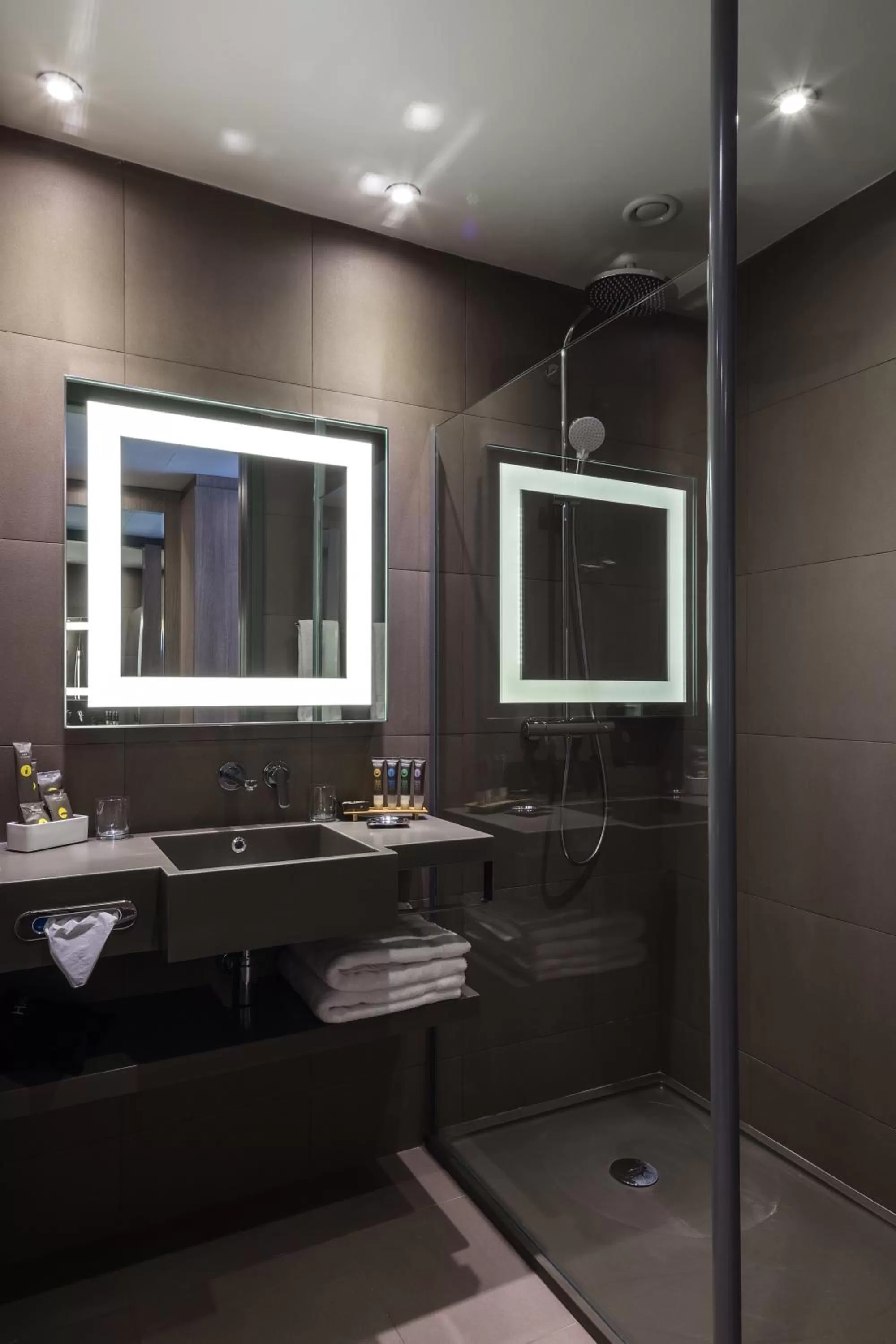 Shower in Novotel Almaty City Center