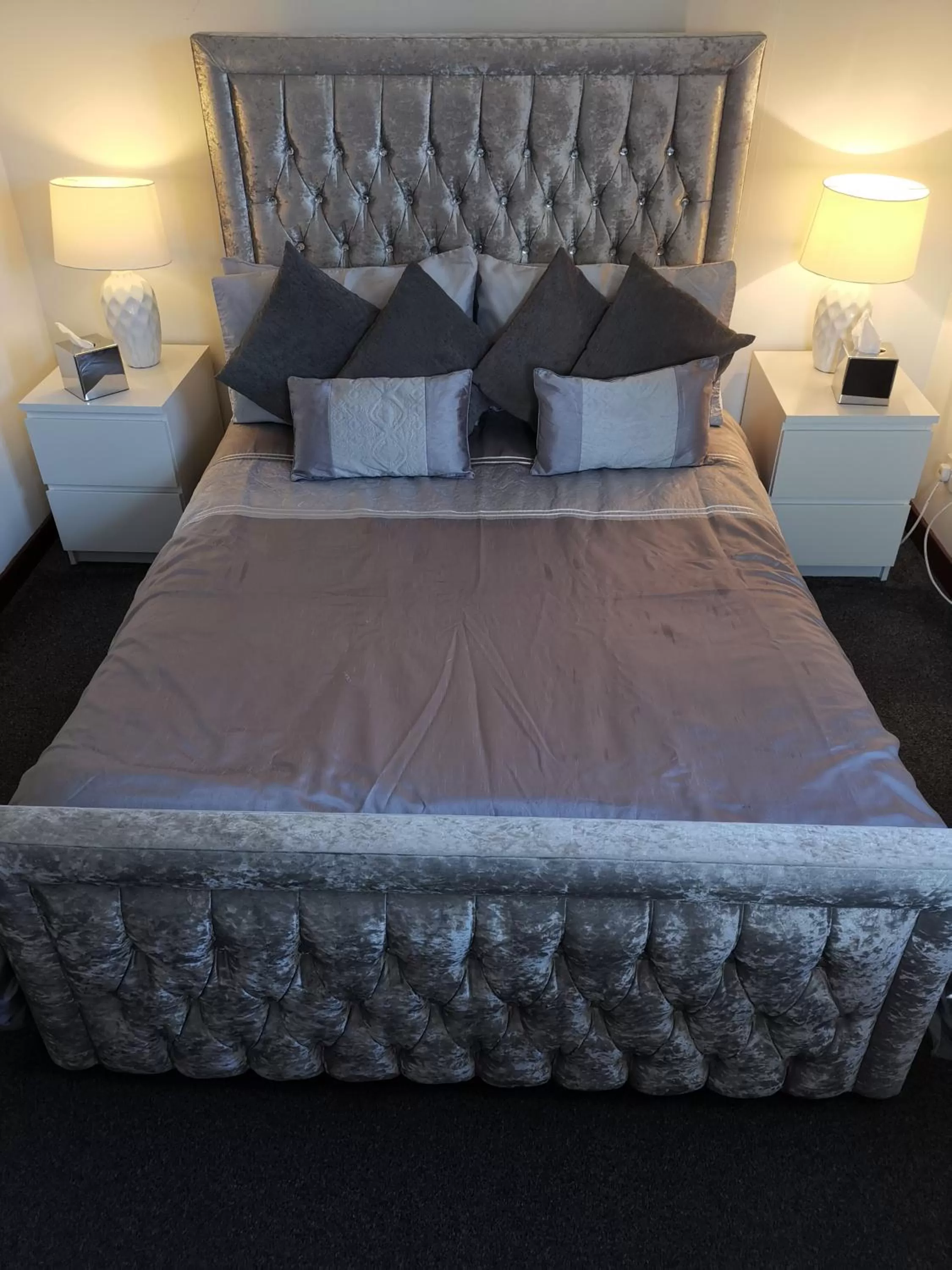 Bedroom, Bed in Glenfern Guest House and a separate Cottage with its own private hot tub