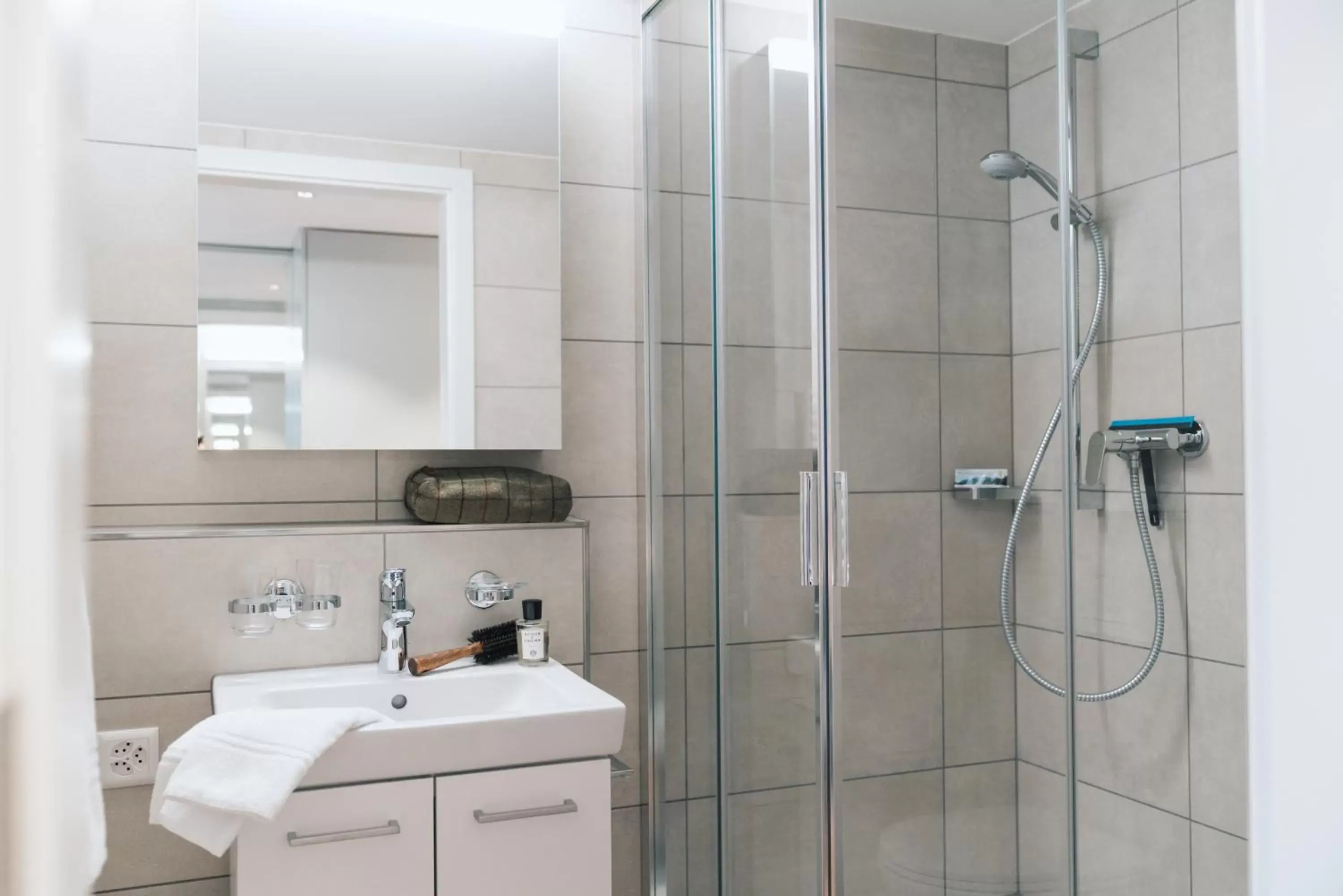 Shower, Bathroom in Hotel Müllerhof