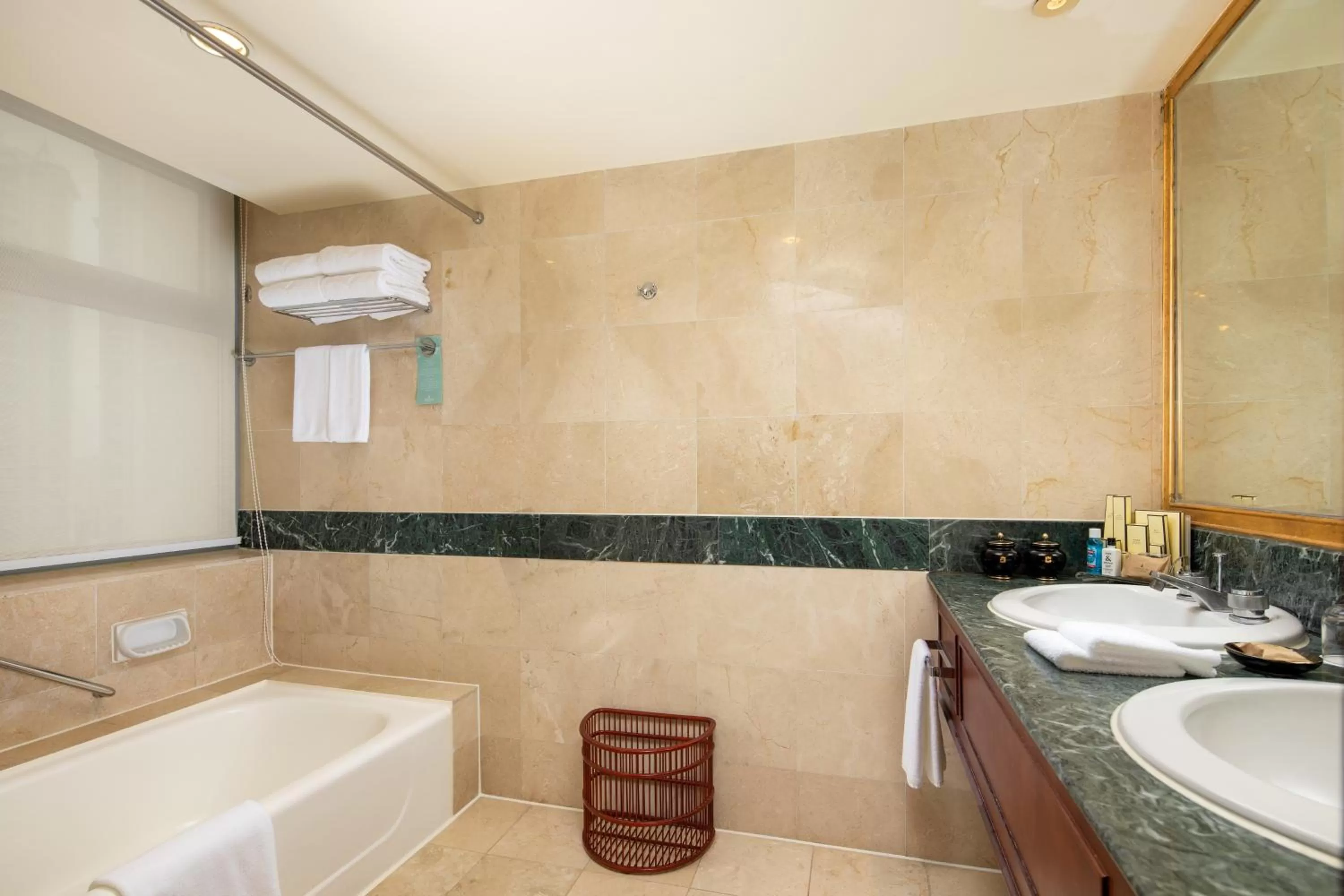 Bathroom in Shangri-La Beihai