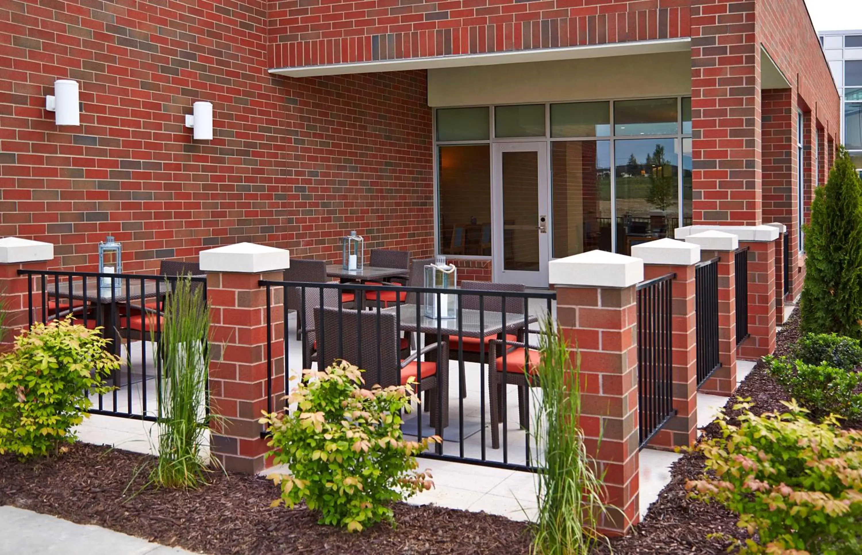 Patio in Hyatt Place Lansing-East