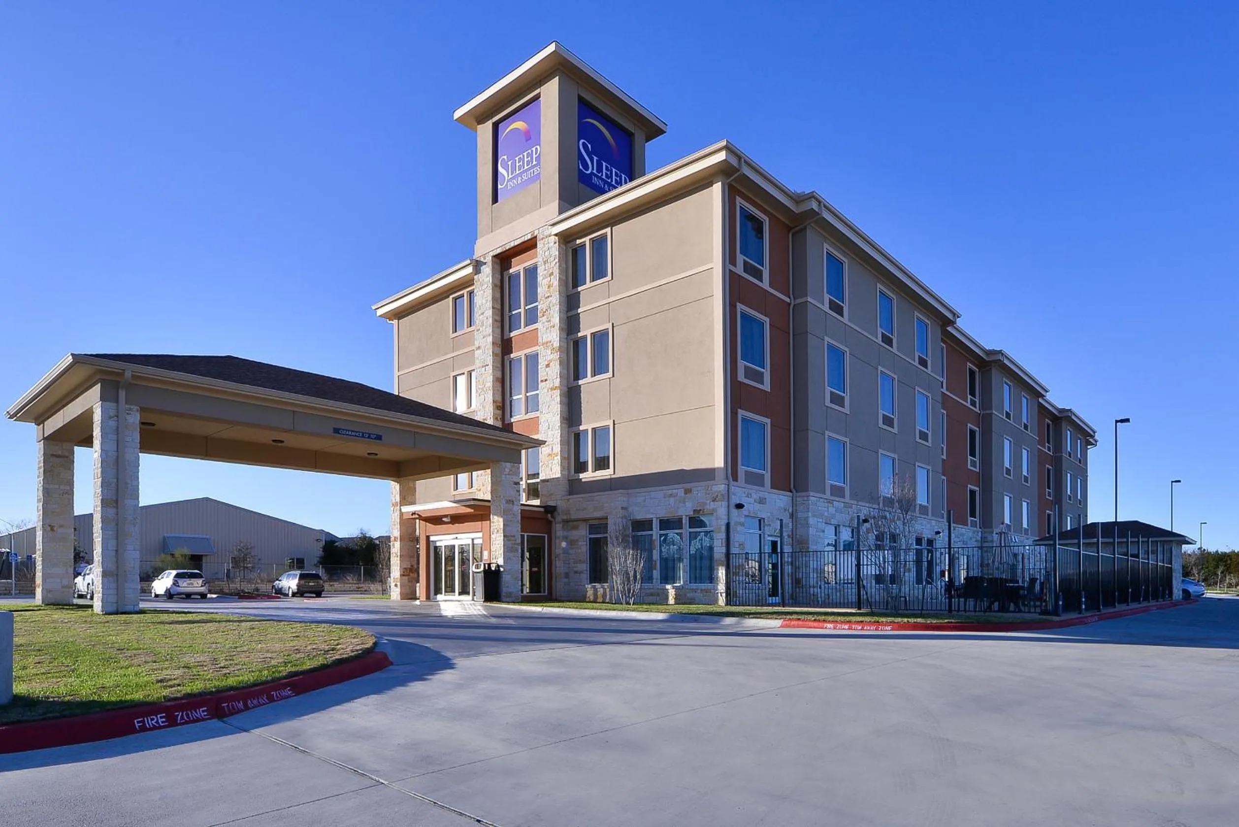 Property building in Sleep Inn & Suites Austin – Tech Center