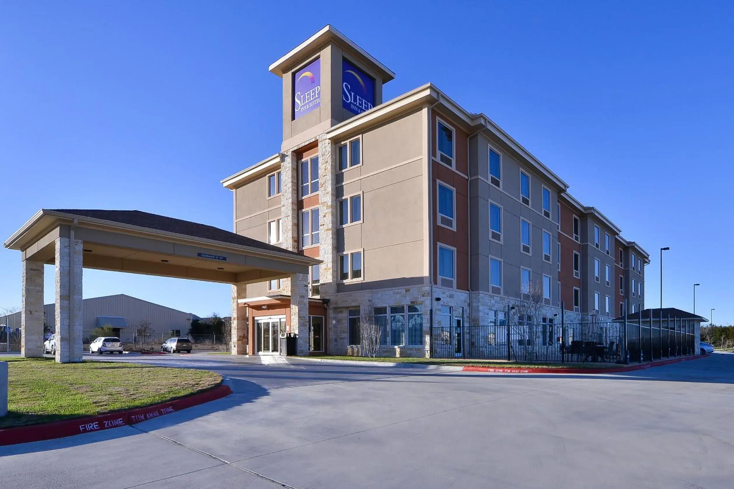 Property Building in Sleep Inn & Suites Austin – Tech Center